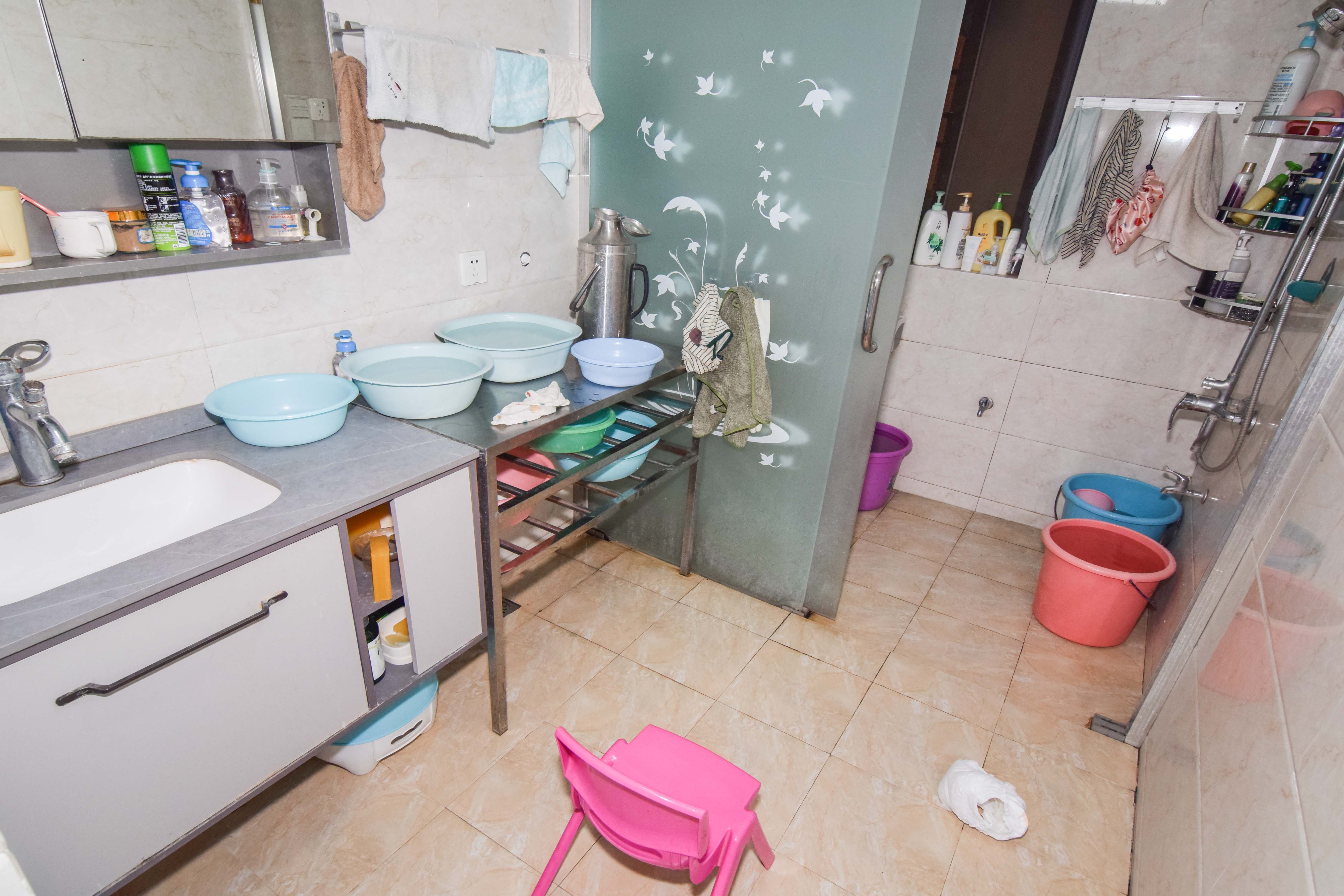 新城国际花都 3室2厅1卫 62.8万 新城国际花都 3室2厅1卫 62.8万卫生间