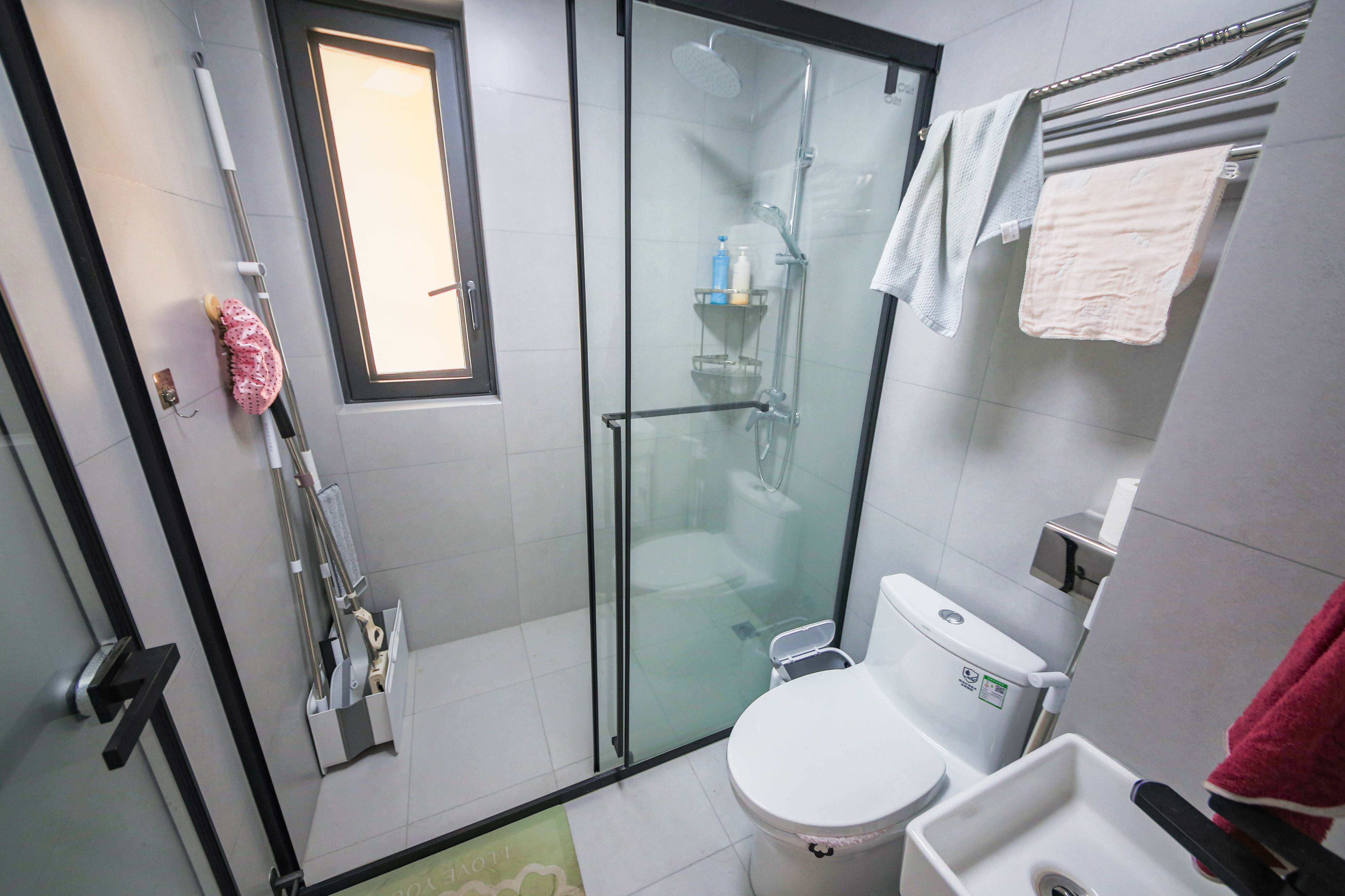 中建钰和城  4室2厅2卫   218.00万卫生间