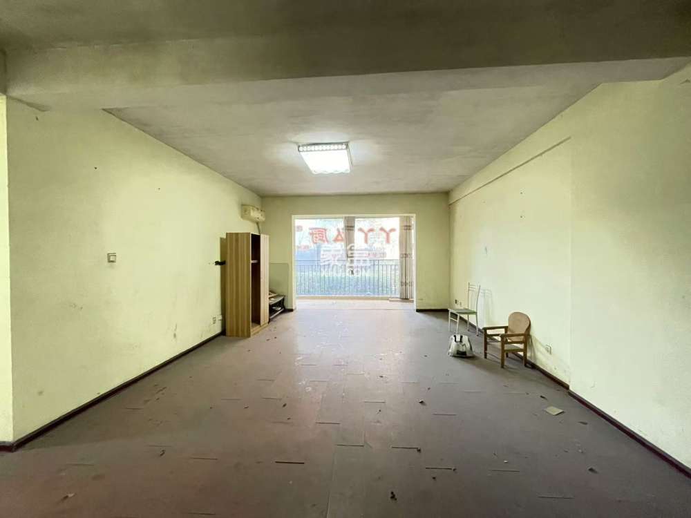 湘银二期世纪花园  4室2厅1卫   50.00万