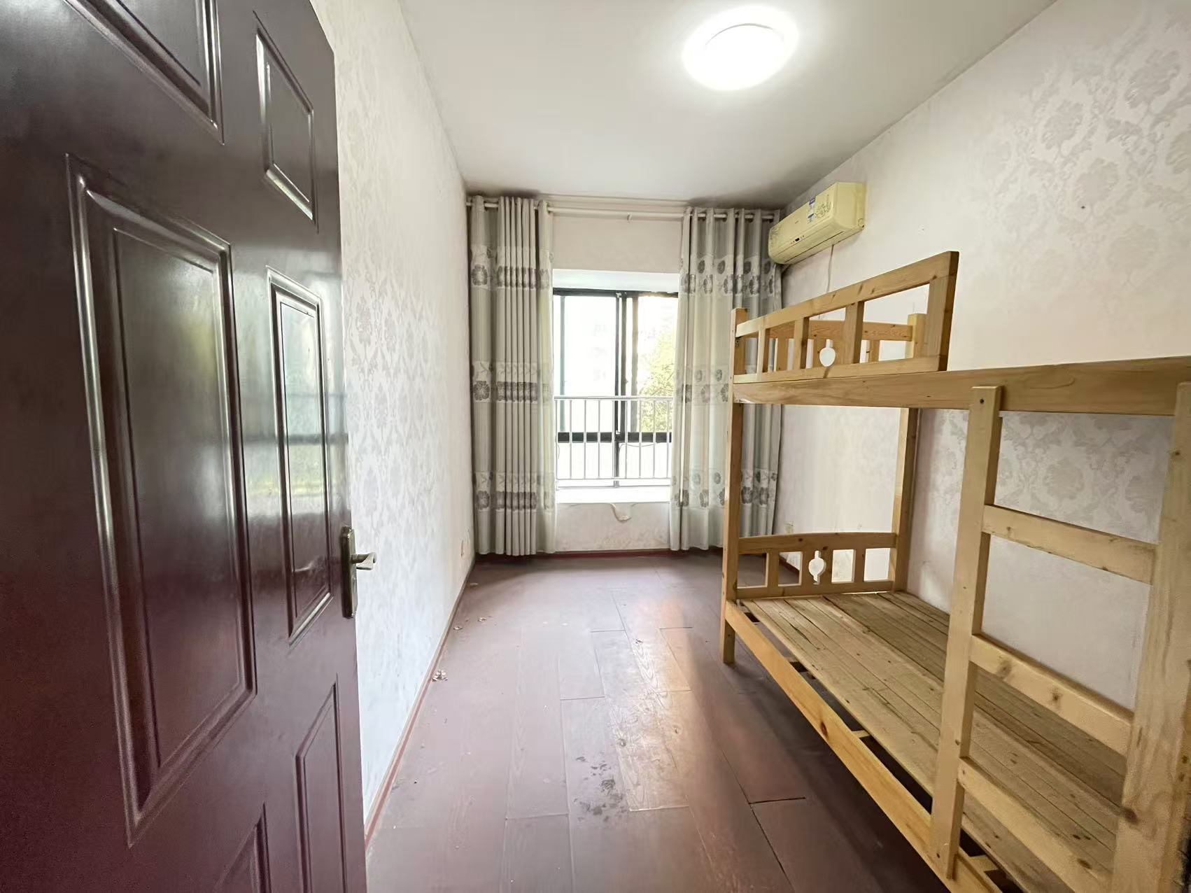 湘银二期世纪花园 4室2厅1卫 50.0万 湘银二期世纪花园 4室2厅1卫 50.0万室内图