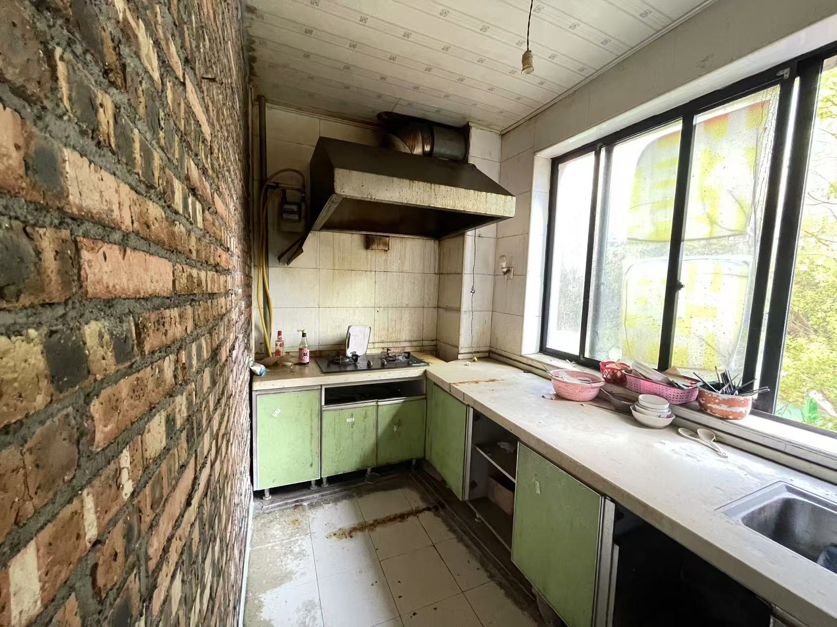 湘银二期世纪花园 4室2厅1卫 50.0万 湘银二期世纪花园 4室2厅1卫 50.0万室内图