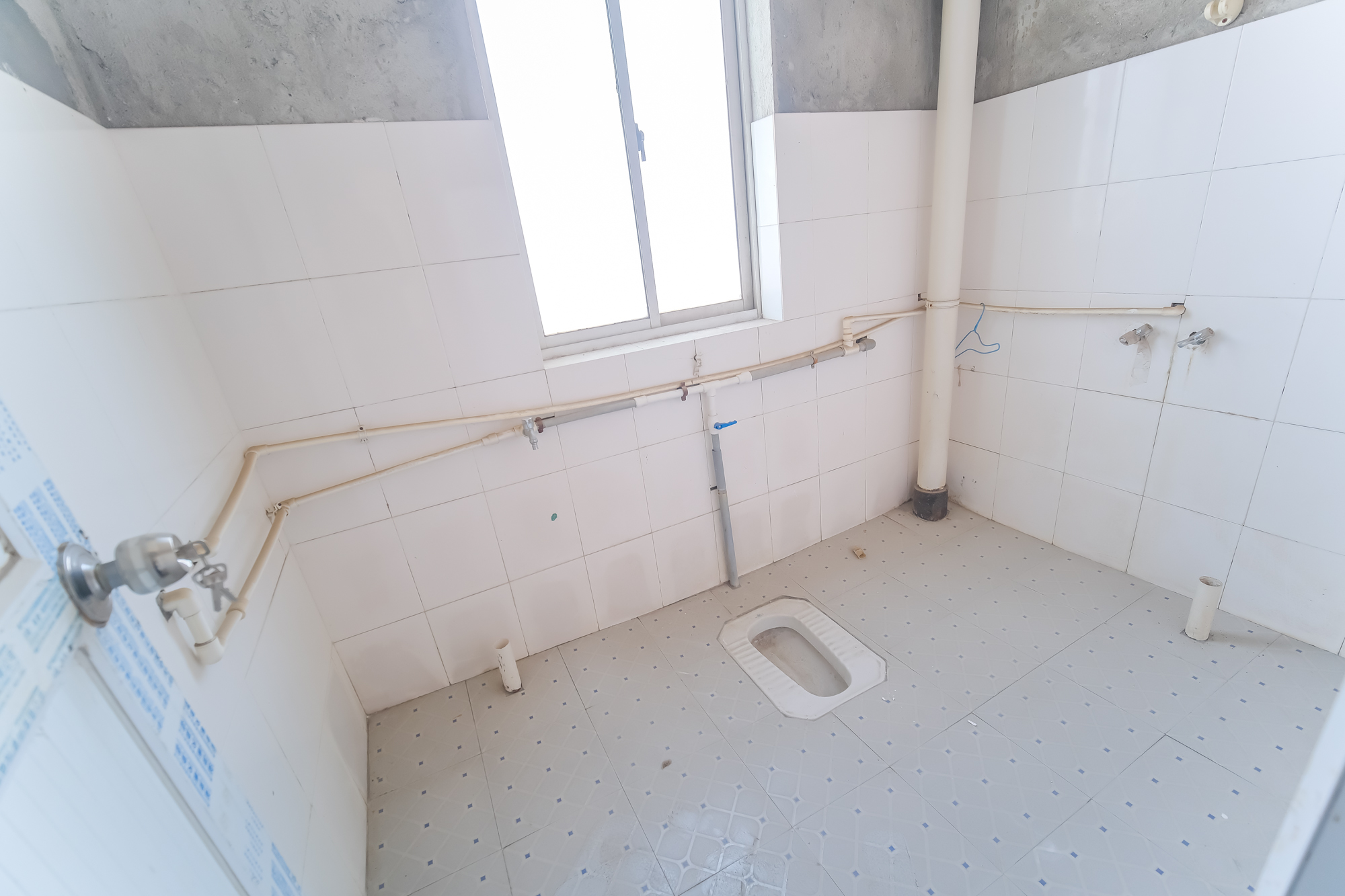 红树湾  4室2厅1卫    89.0万 红树湾  4室2厅1卫    89.0万卫生间