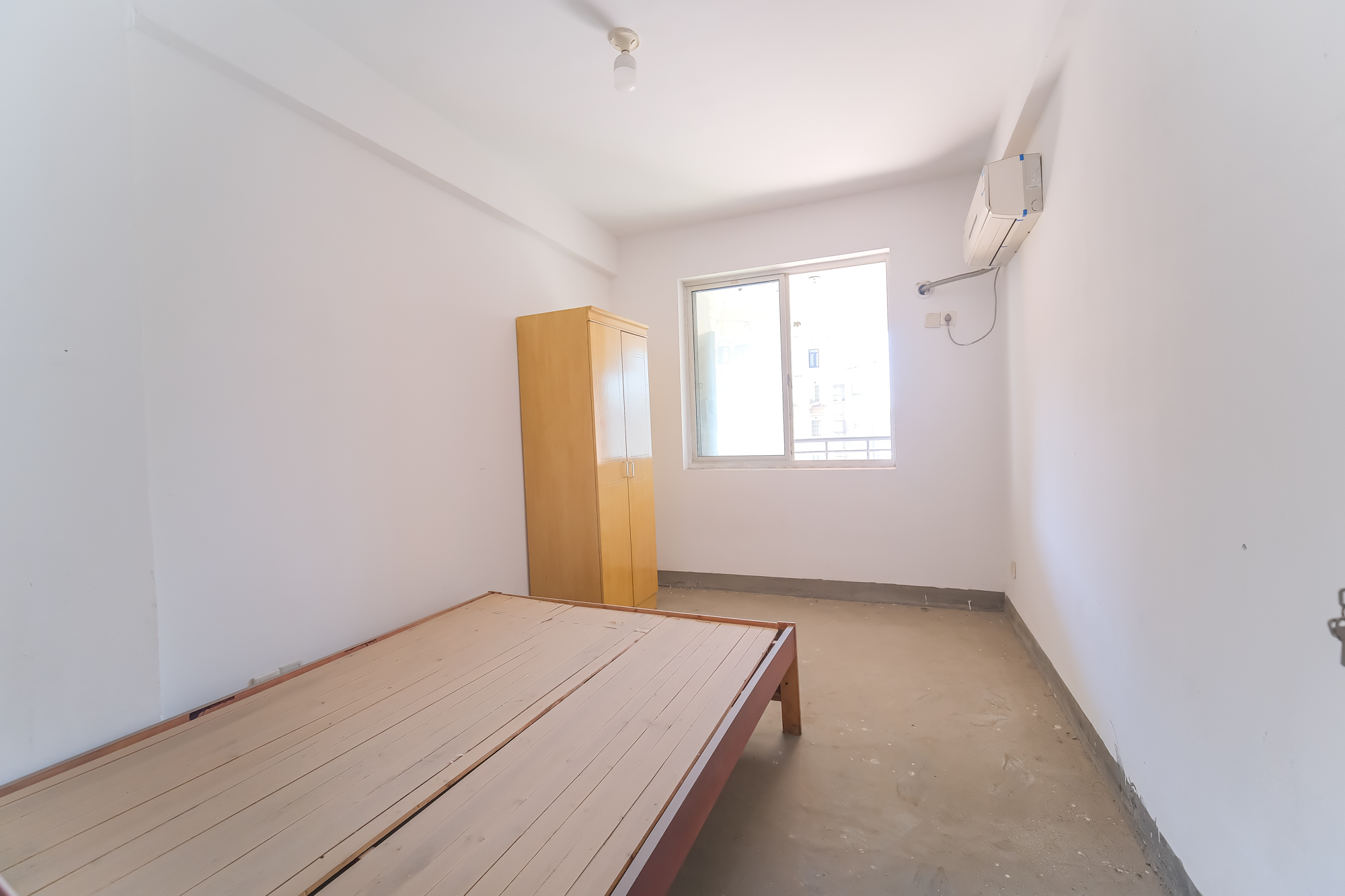 红树湾  4室2厅1卫    89.0万 红树湾  4室2厅1卫    89.0万卧室