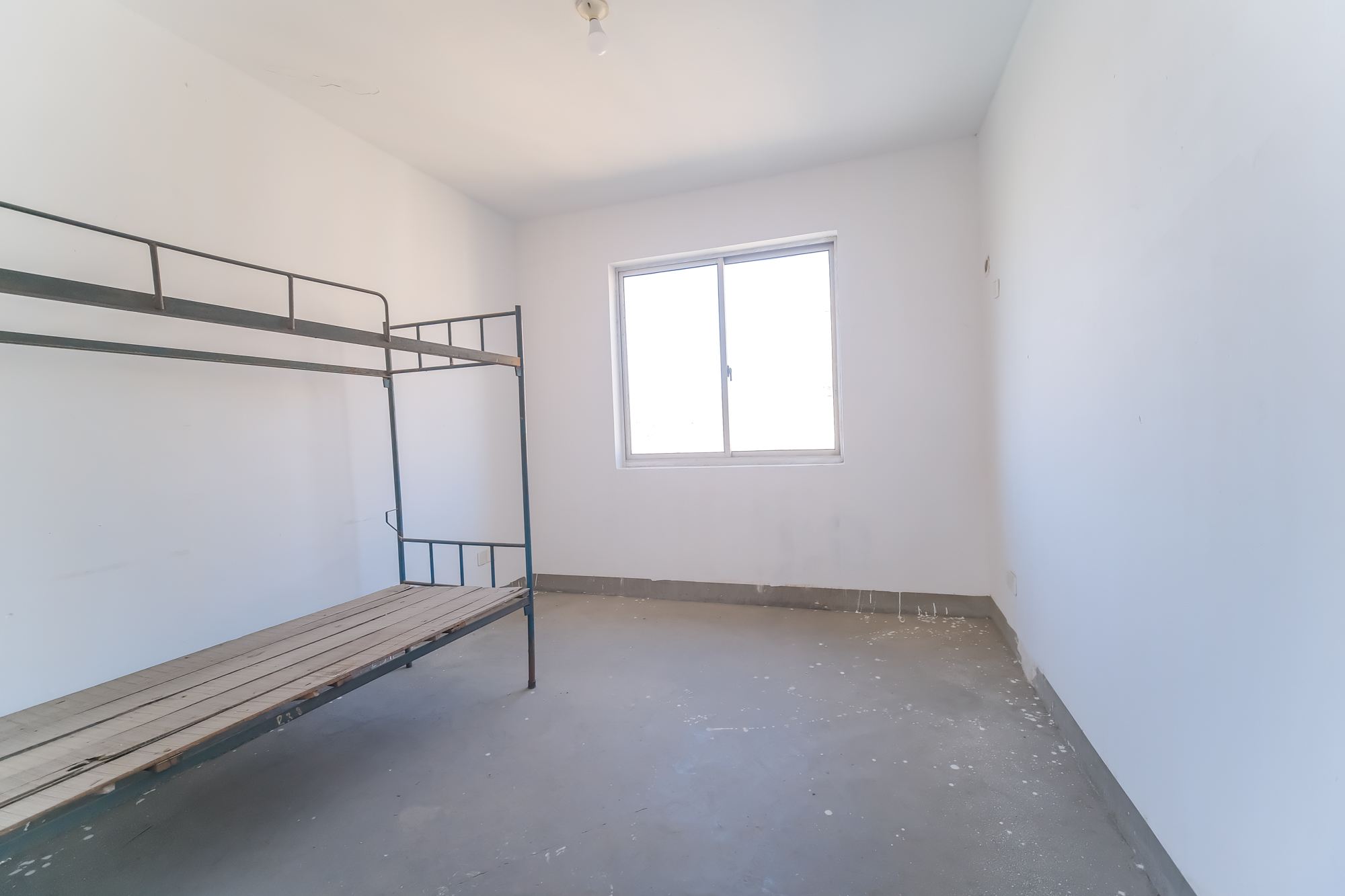 红树湾  4室2厅1卫    89.0万 红树湾  4室2厅1卫    89.0万卧室