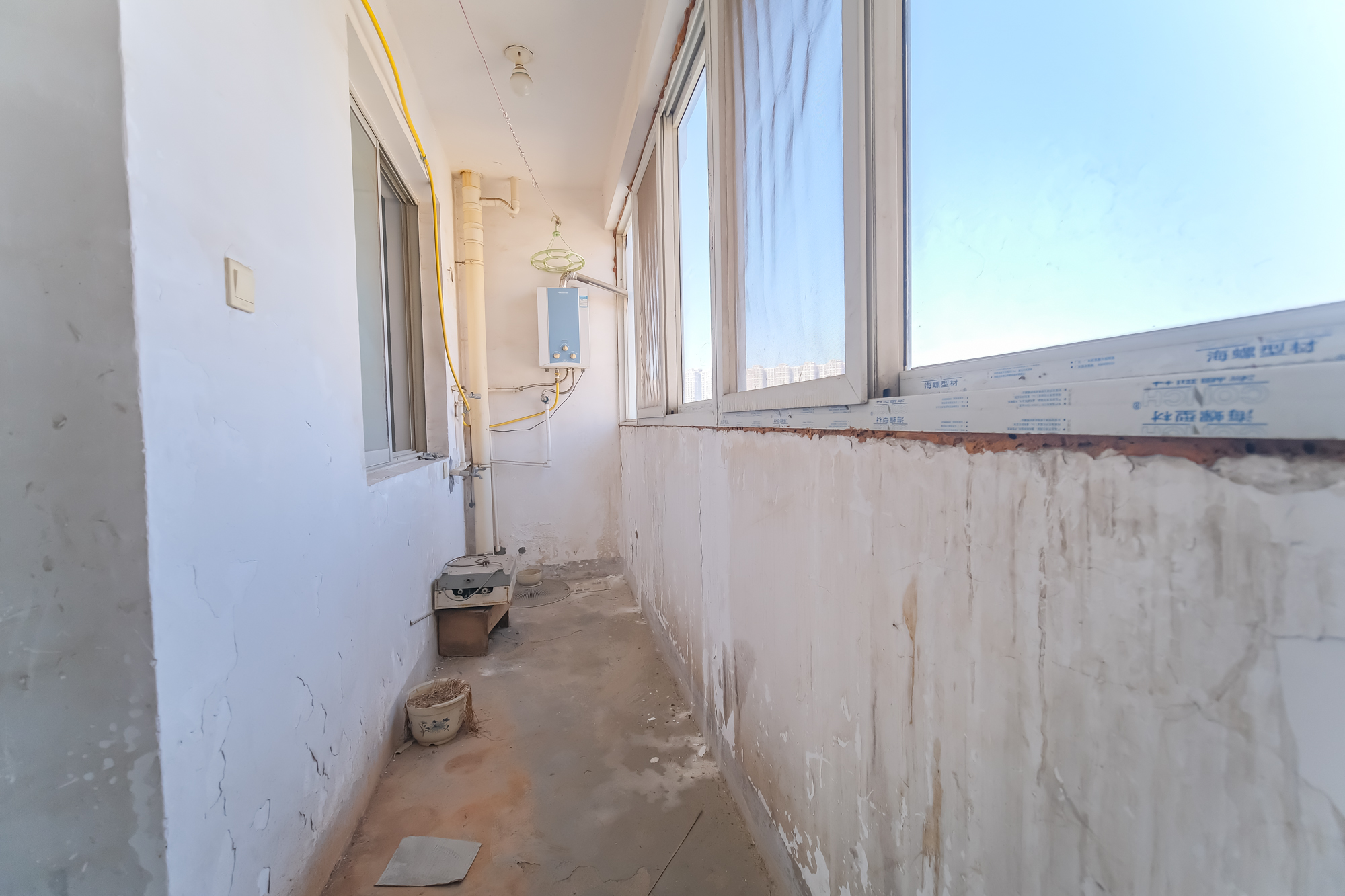 红树湾  4室2厅1卫    89.0万 红树湾  4室2厅1卫    89.0万阳台