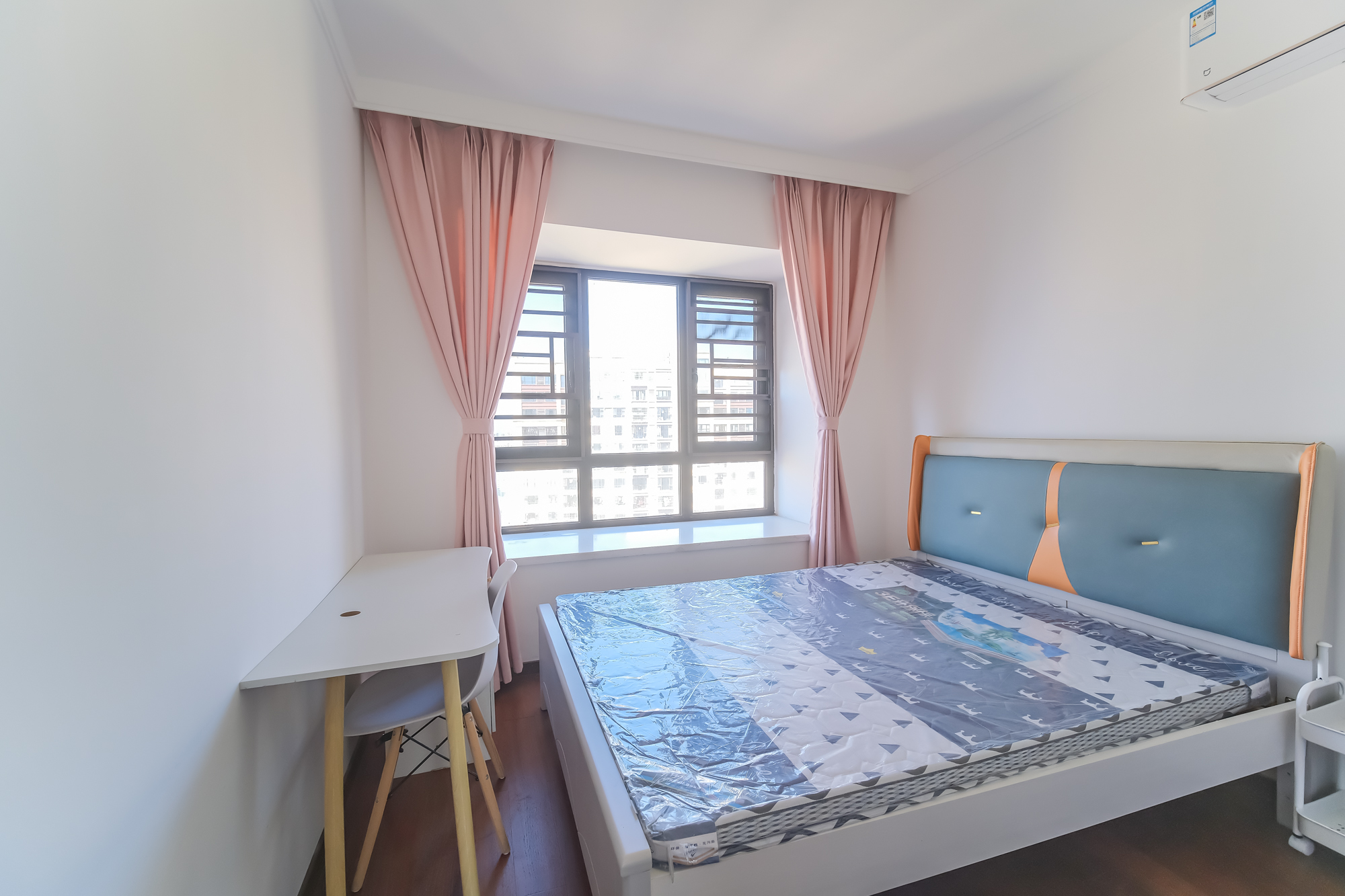 星城春晓 3室2厅2卫 98.8万 星城春晓 3室2厅2卫 98.8万卧室