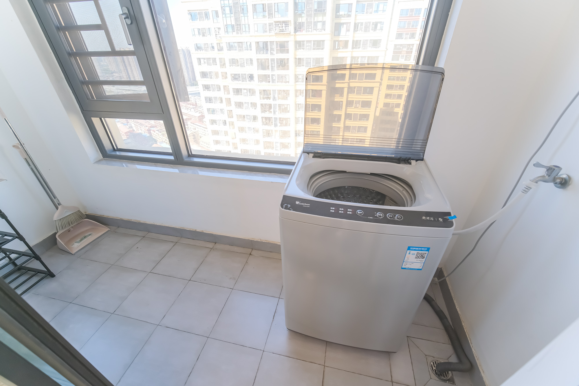 星城春晓 3室2厅2卫 98.8万 星城春晓 3室2厅2卫 98.8万阳台