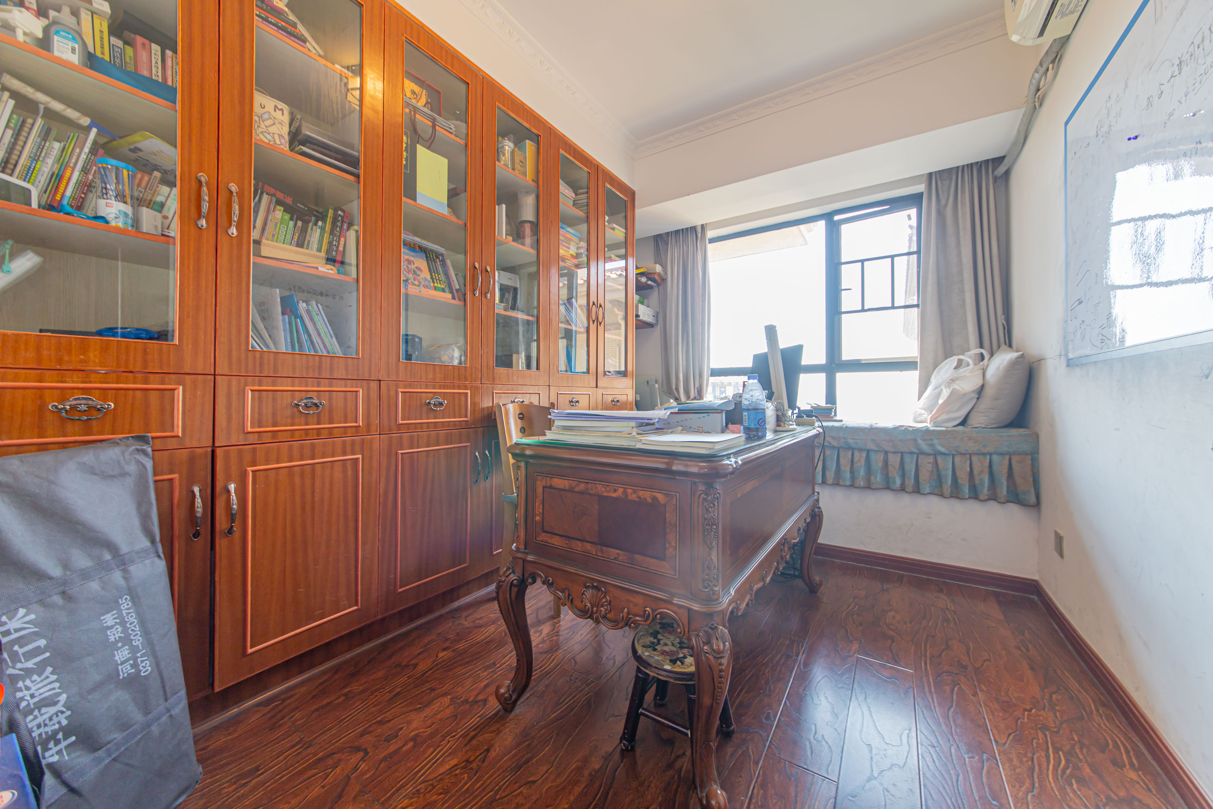 中建芙蓉嘉苑 4室2厅1卫 106.0万 中建芙蓉嘉苑 4室2厅1卫 106.0万卧室