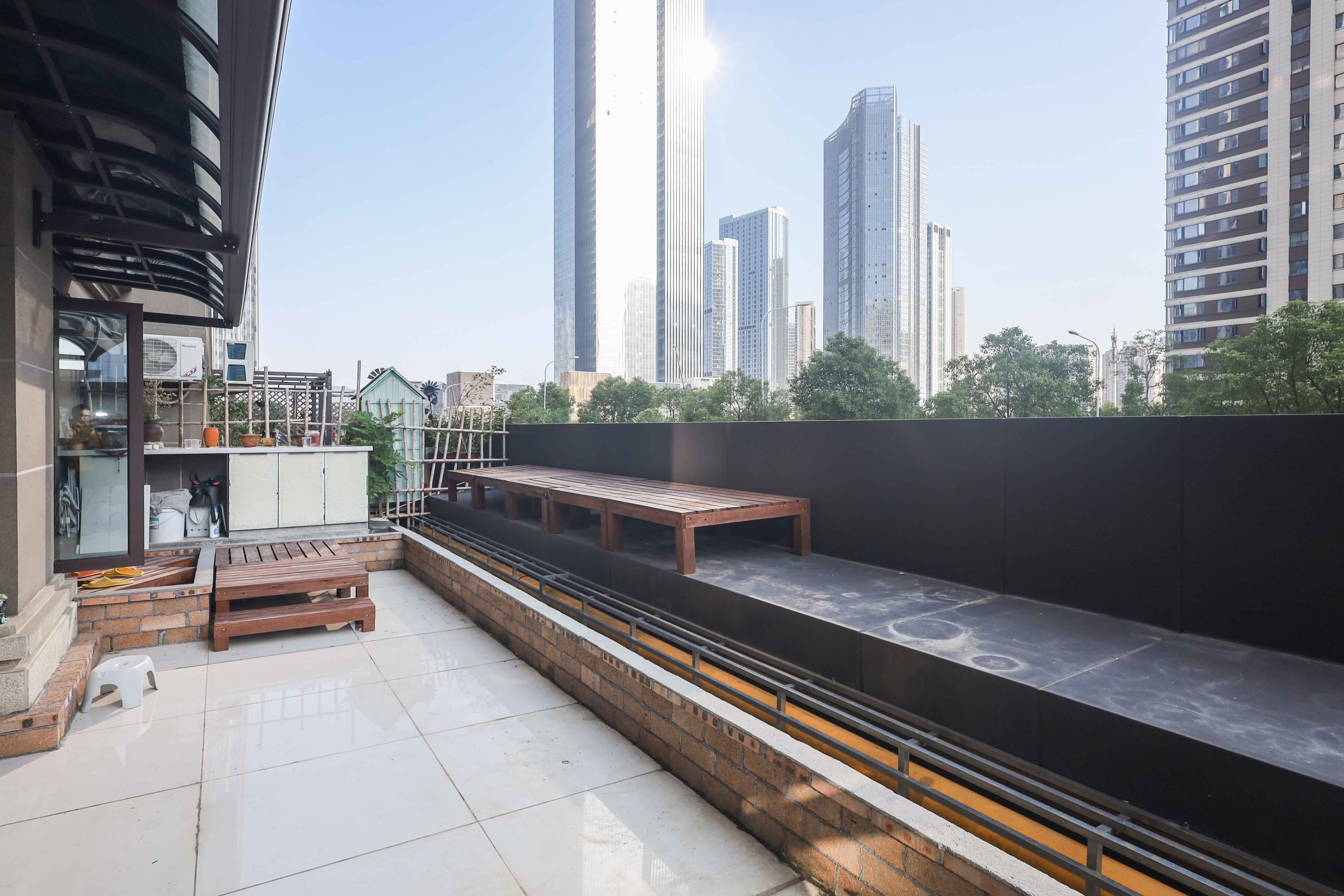 建发央著  3室2厅2卫   268.00万其他