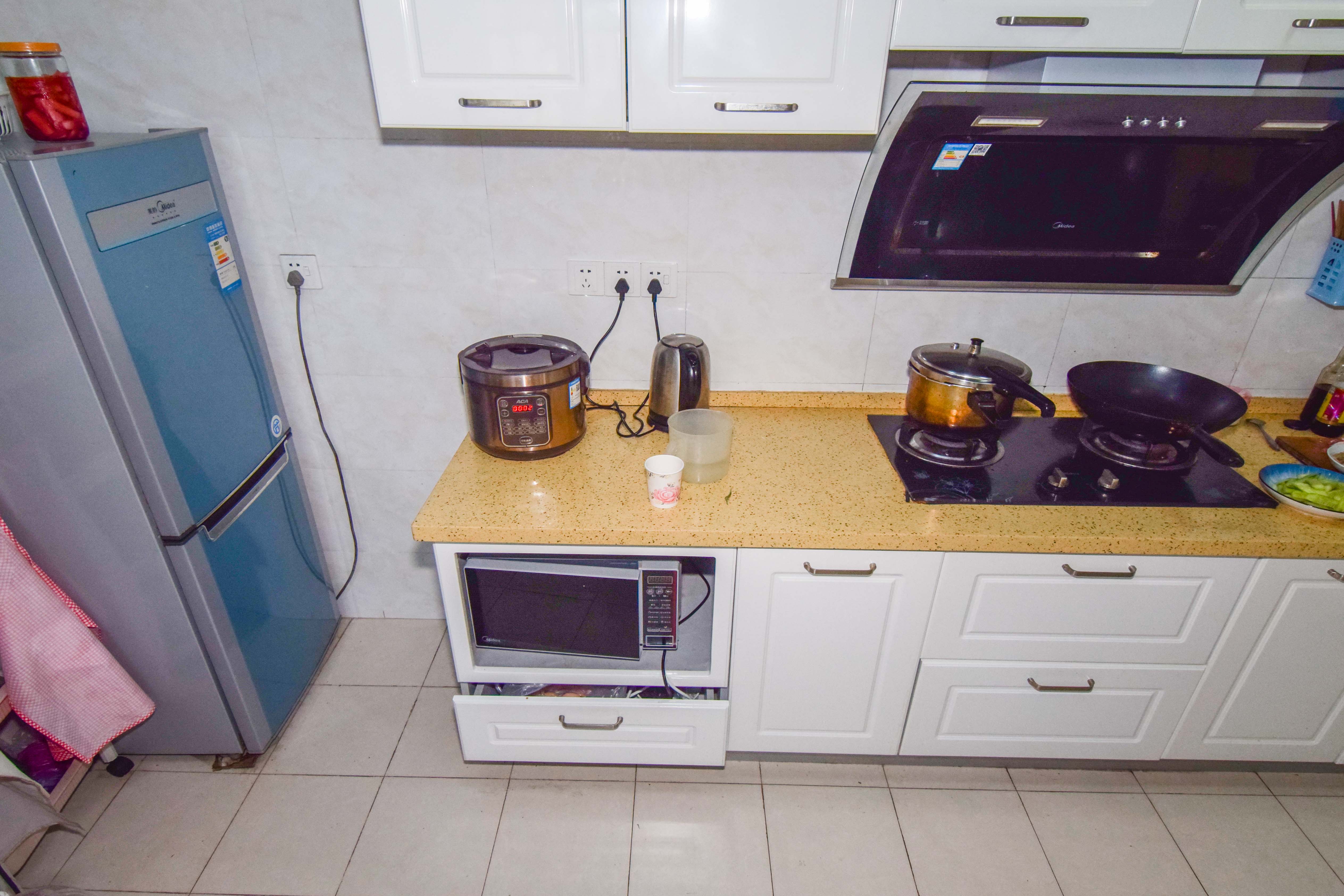 联诚国际城  3室2厅2卫    75.0万 联诚国际城  3室2厅2卫    75.0万厨房