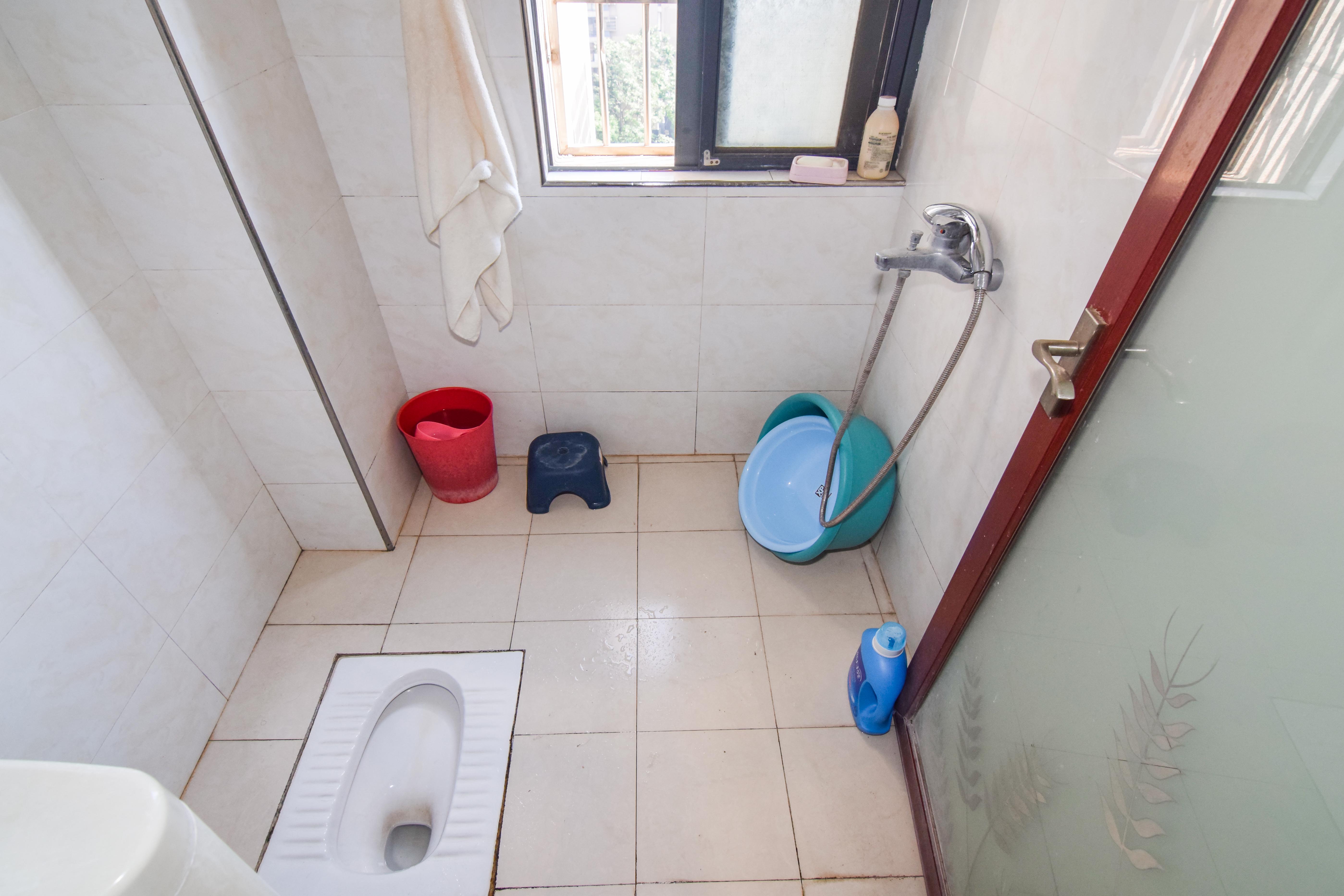 联诚国际城  3室2厅2卫    75.0万 联诚国际城  3室2厅2卫    75.0万卫生间