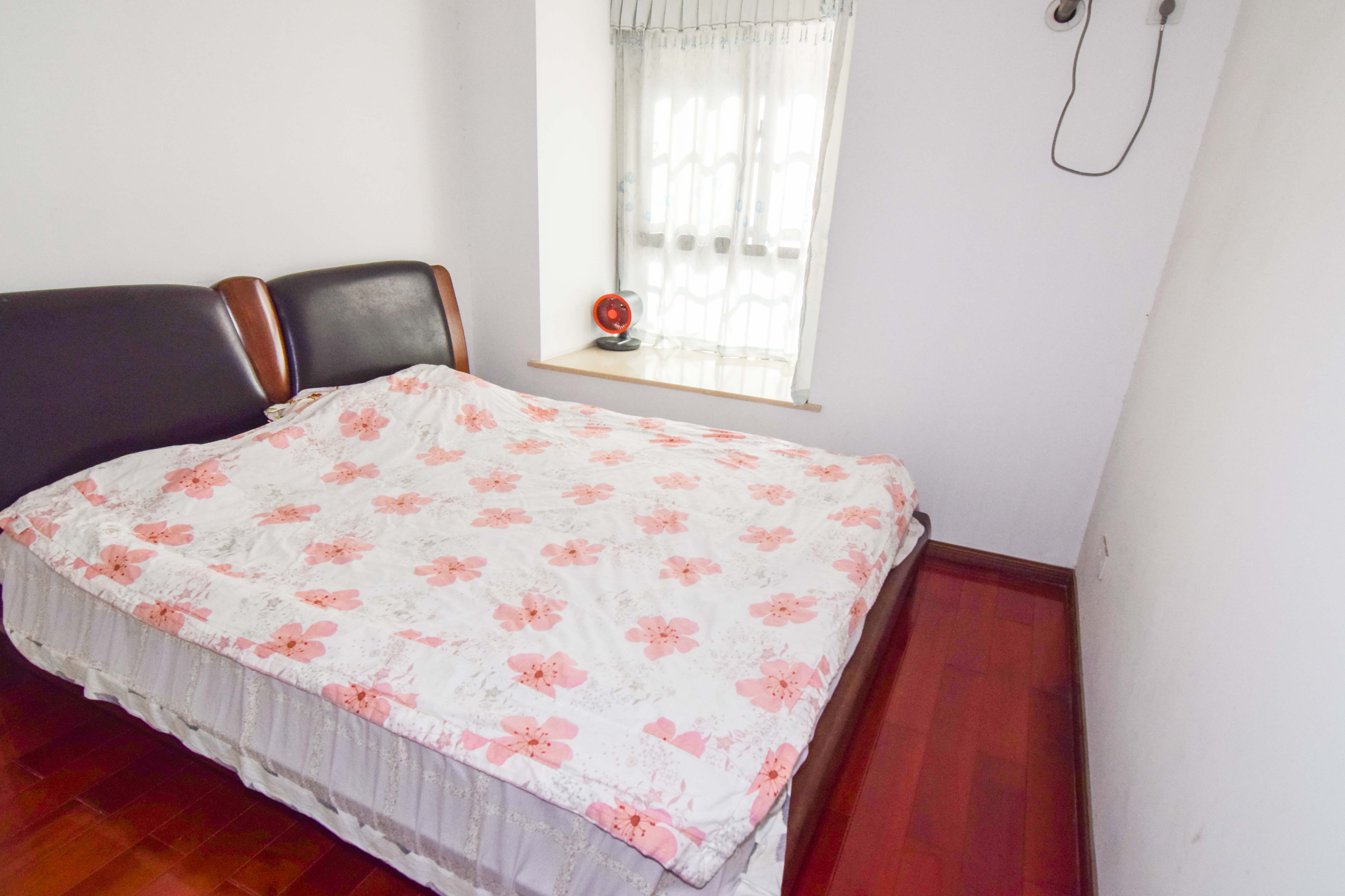 联诚国际城  3室2厅2卫    75.0万 联诚国际城  3室2厅2卫    75.0万卧室