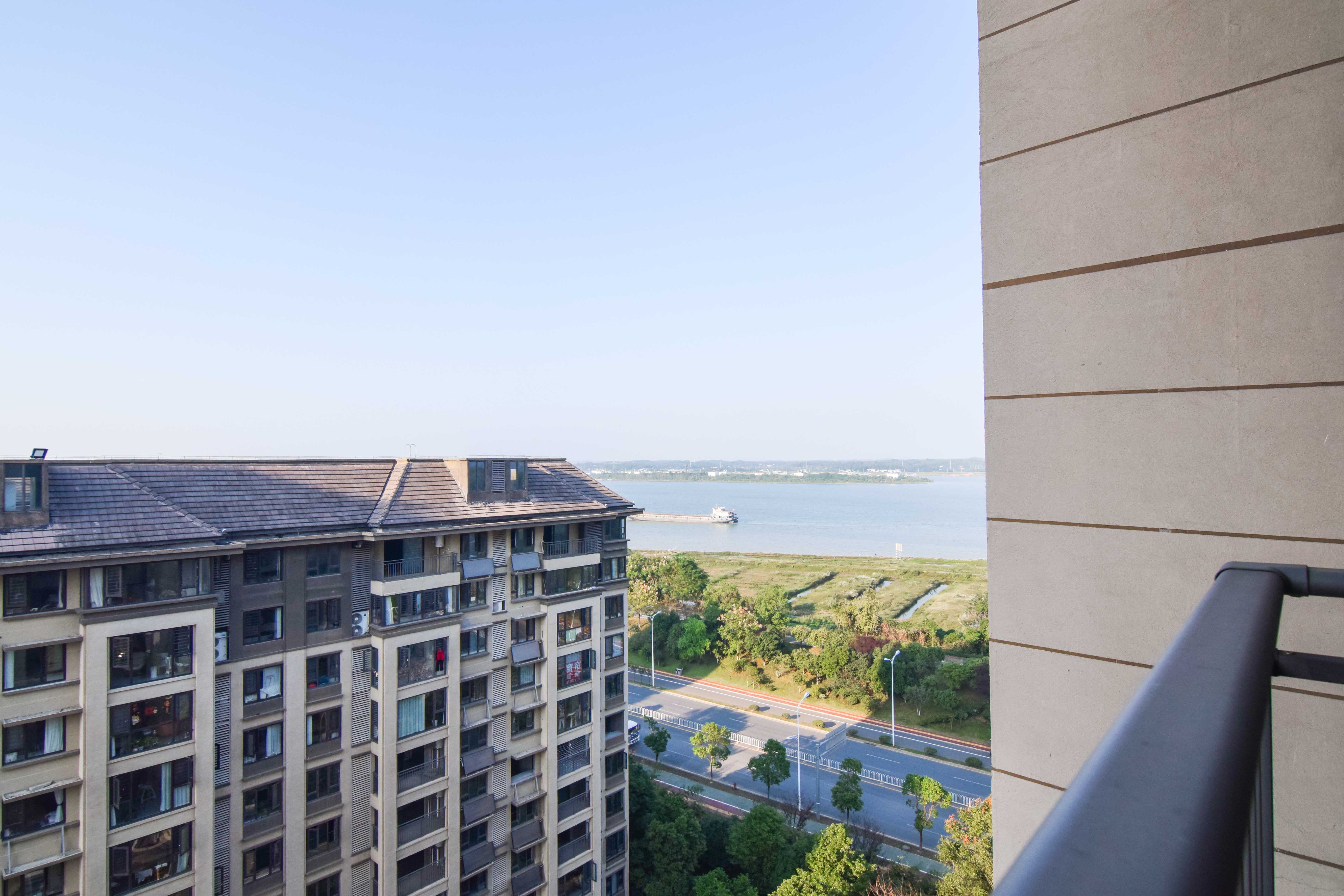 华润桃源里  4室2厅2卫    75.0万 华润桃源里  4室2厅2卫    75.0万阳台