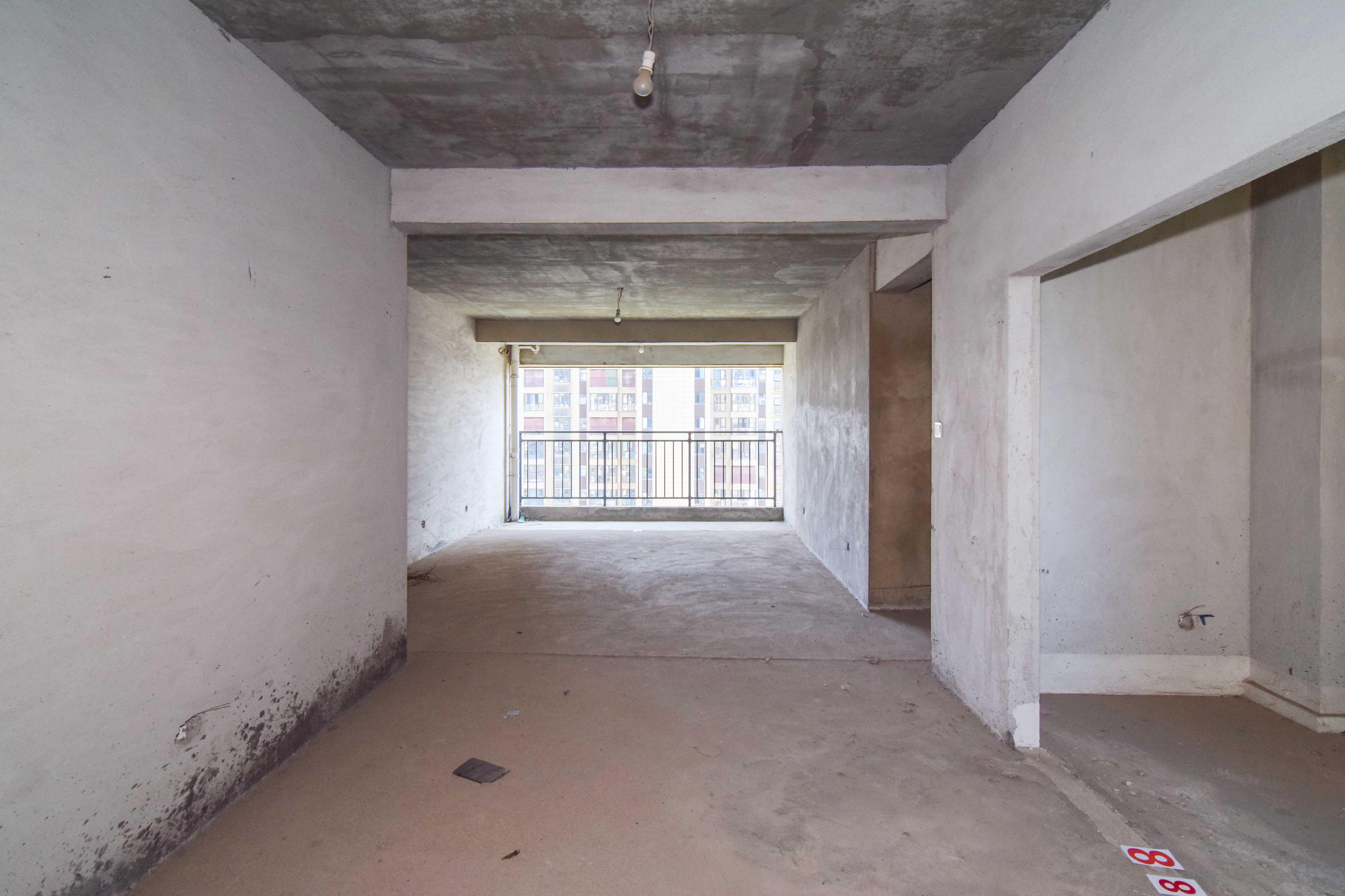 联诚雅郡 4室2厅2卫 103.0万 联诚雅郡 4室2厅2卫 103.0万客厅