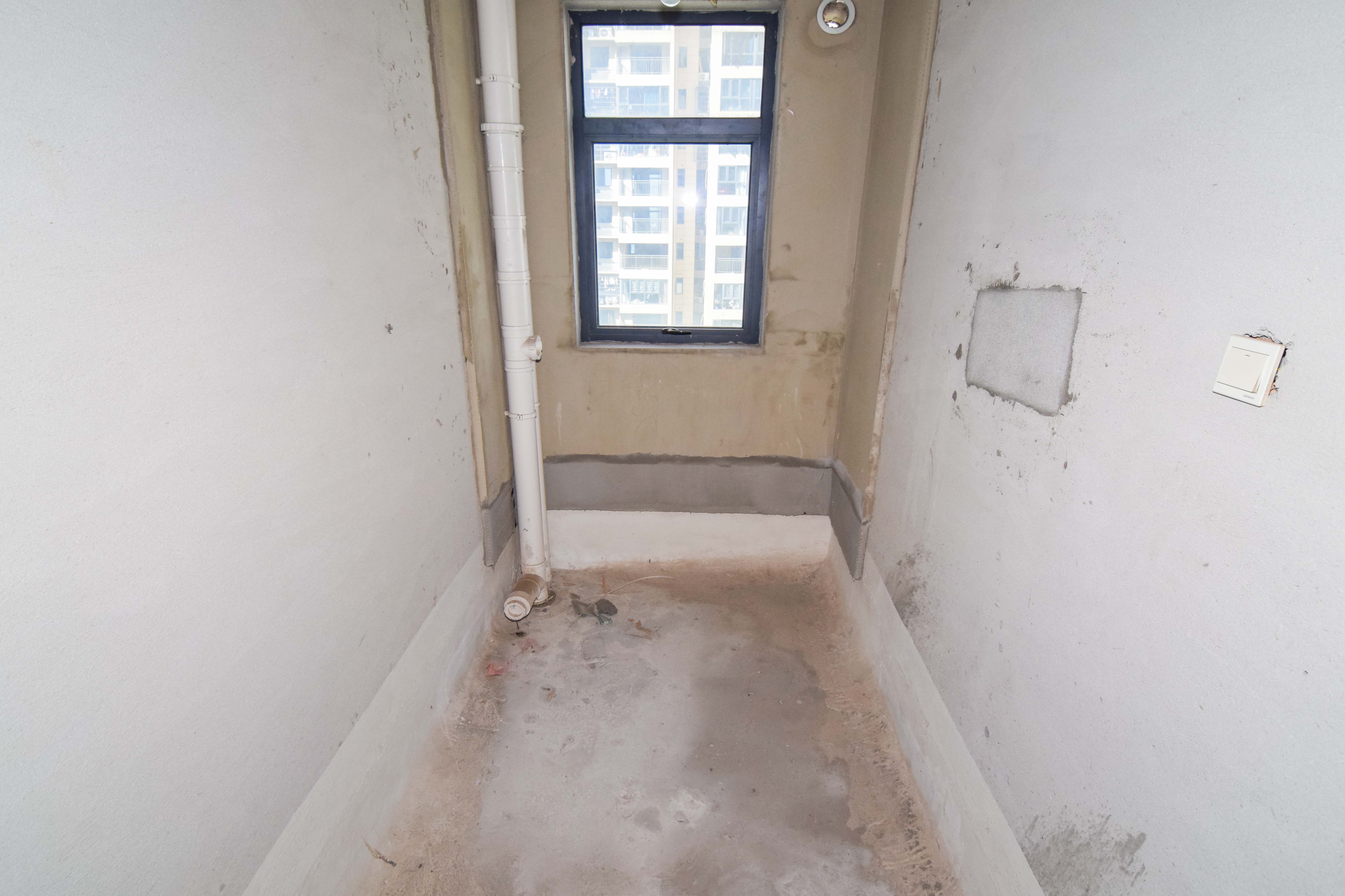 联诚雅郡 4室2厅2卫 103.0万 联诚雅郡 4室2厅2卫 103.0万卫生间