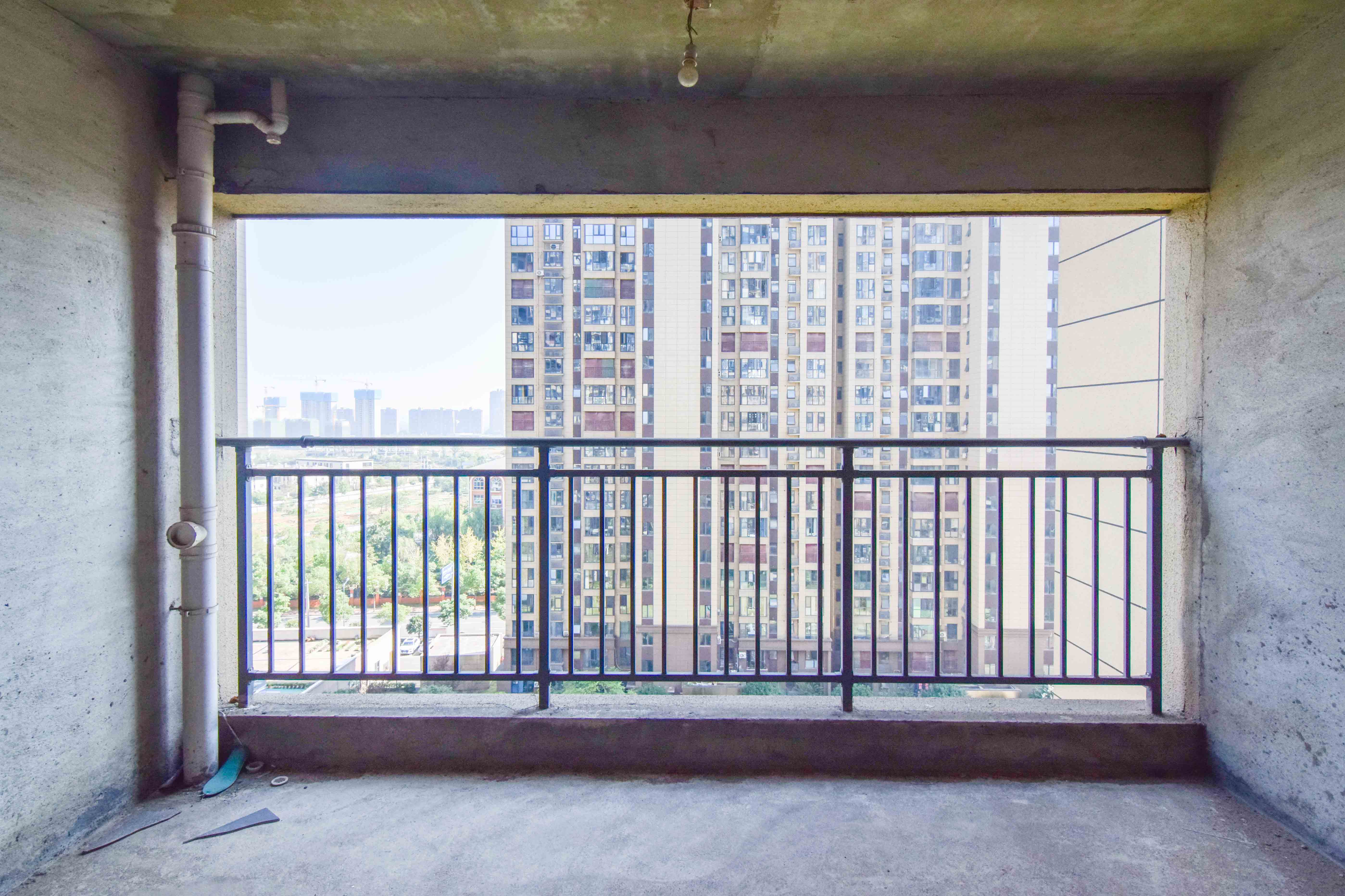 联诚雅郡 4室2厅2卫 103.0万 联诚雅郡 4室2厅2卫 103.0万阳台