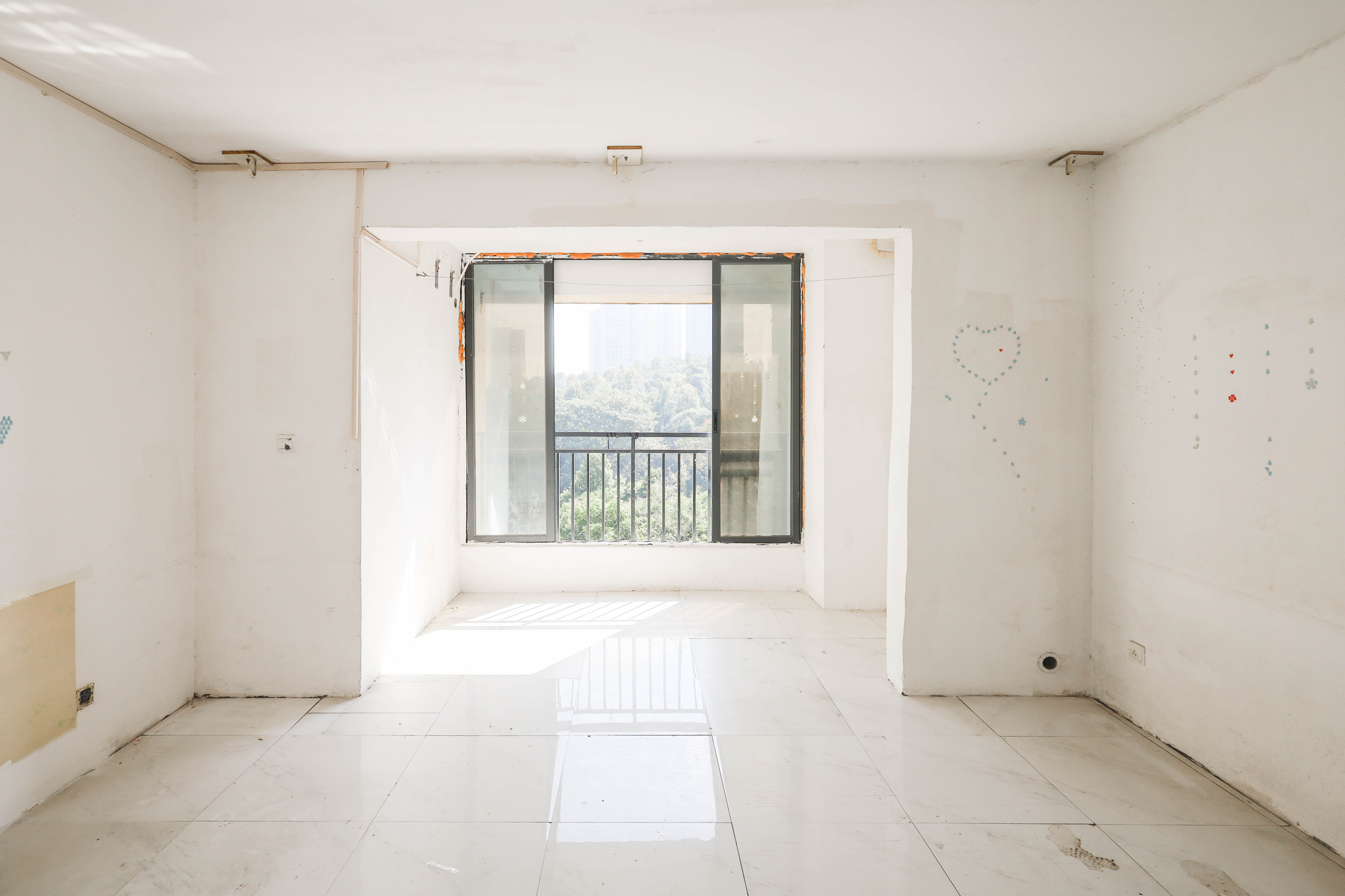 保利麓谷林语C区 4室2厅2卫 118.0万 保利麓谷林语C区 4室2厅2卫 118.0万客厅