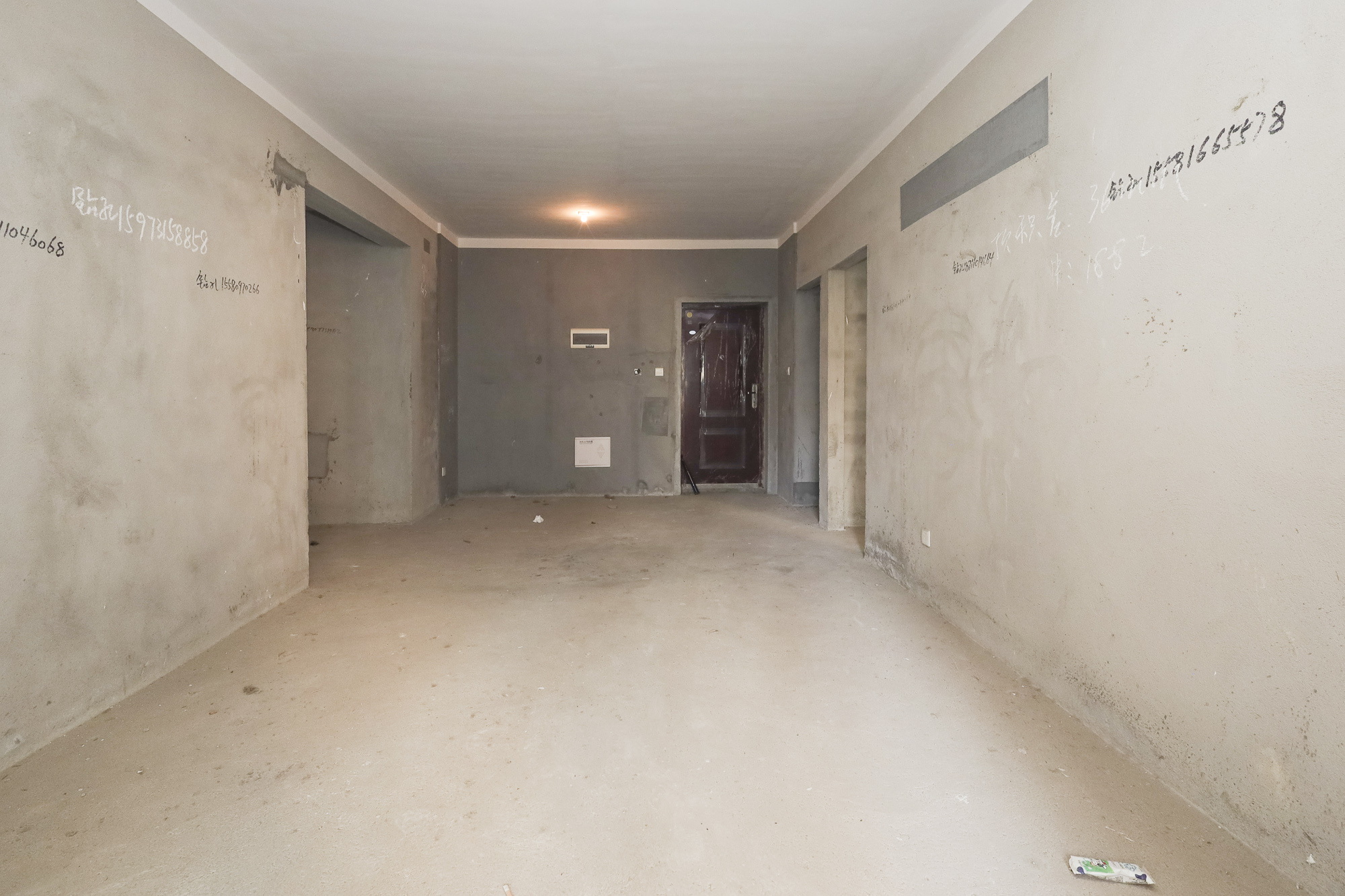 钱隆世家 3室2厅2卫 100.0万 钱隆世家 3室2厅2卫 100.0万客厅