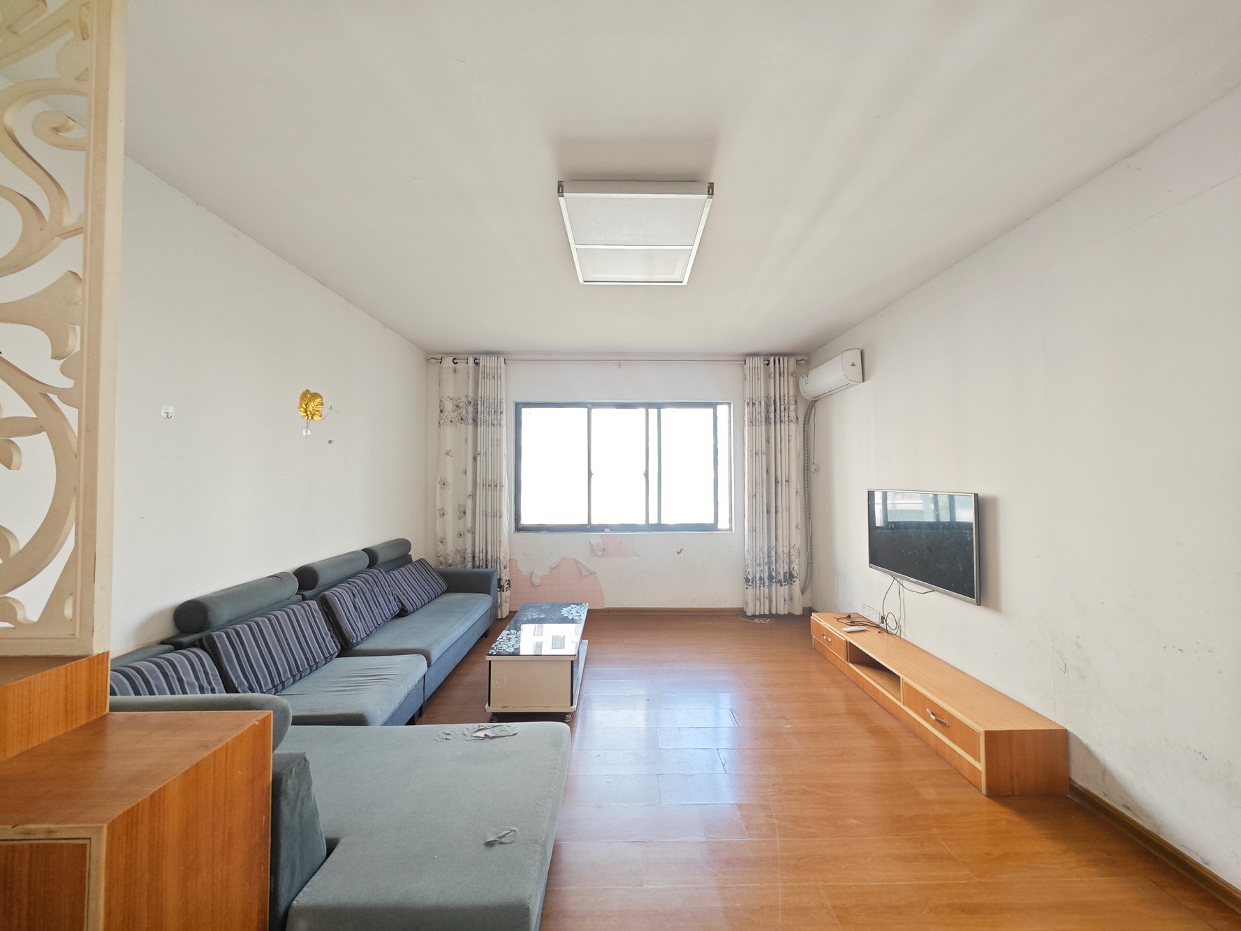 世纪桃花苑 2室1厅1卫 60.0万 世纪桃花苑 2室1厅1卫 60.0万客厅