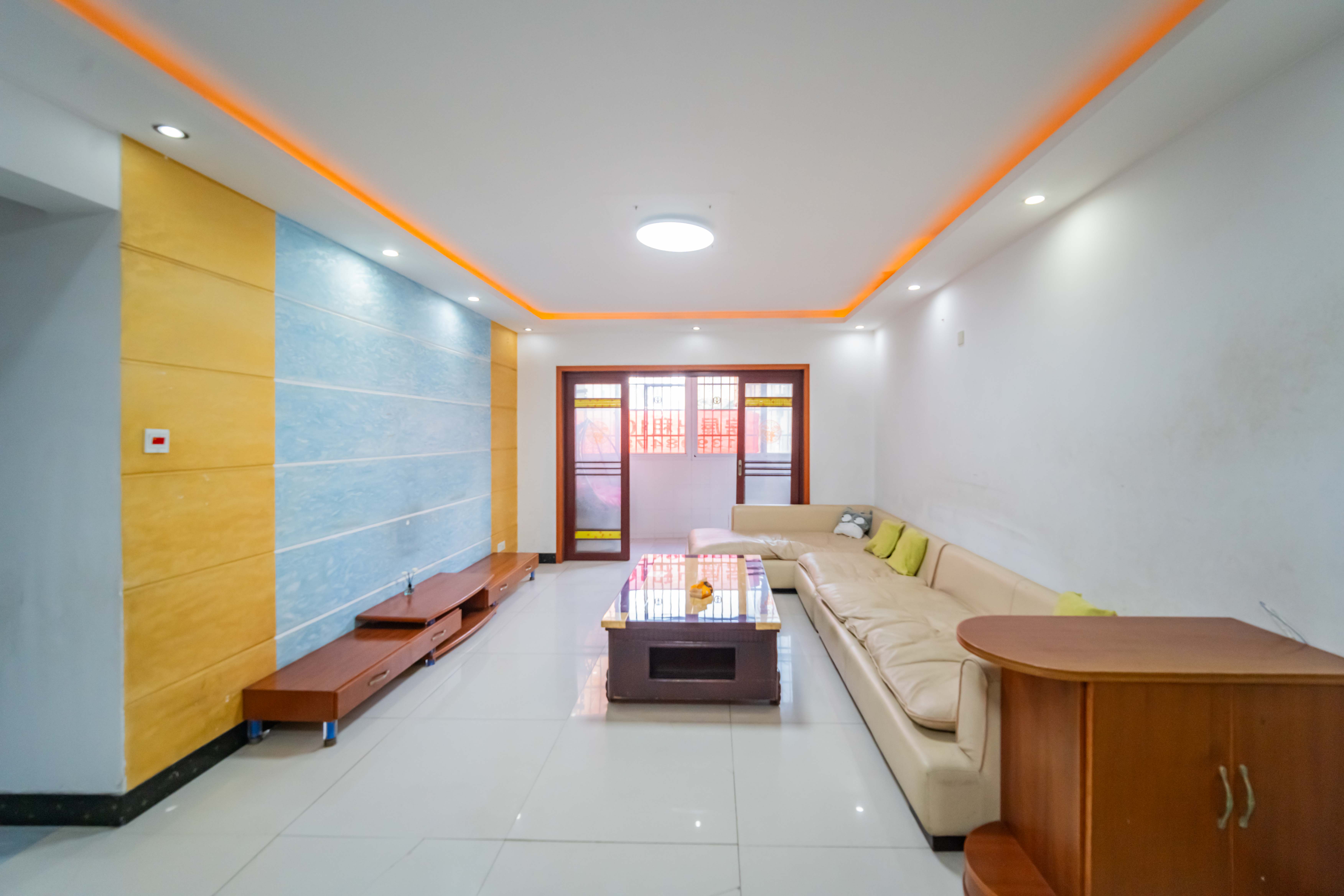 鑫兴佳园 2室2厅1卫 68.0万 鑫兴佳园 2室2厅1卫 68.0万客厅