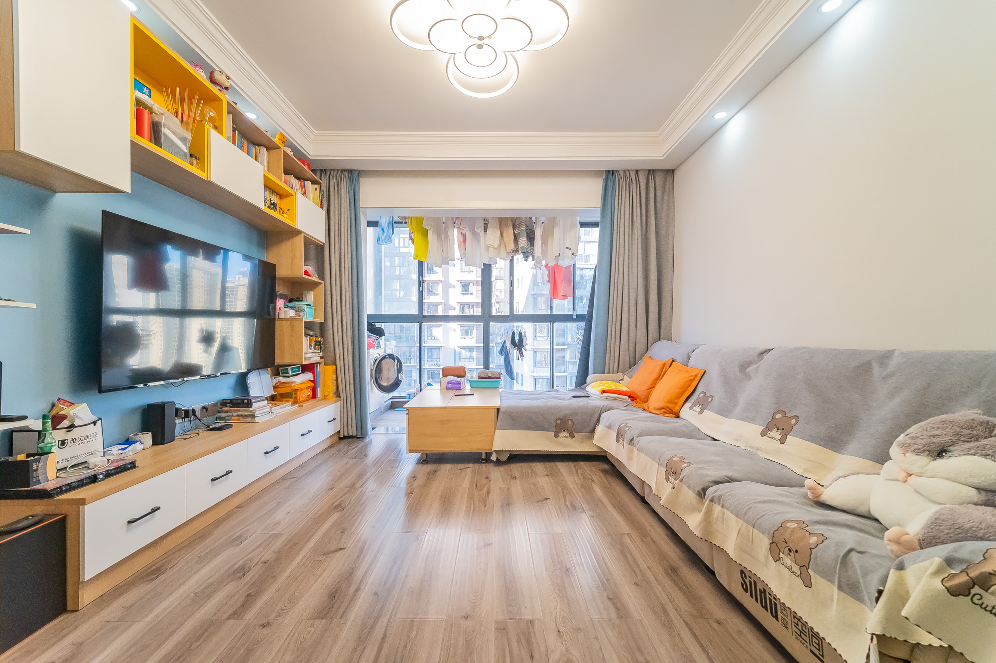 恒基凯旋门三期 2室2厅1卫 82.8万 恒基凯旋门三期 2室2厅1卫 82.8万客厅