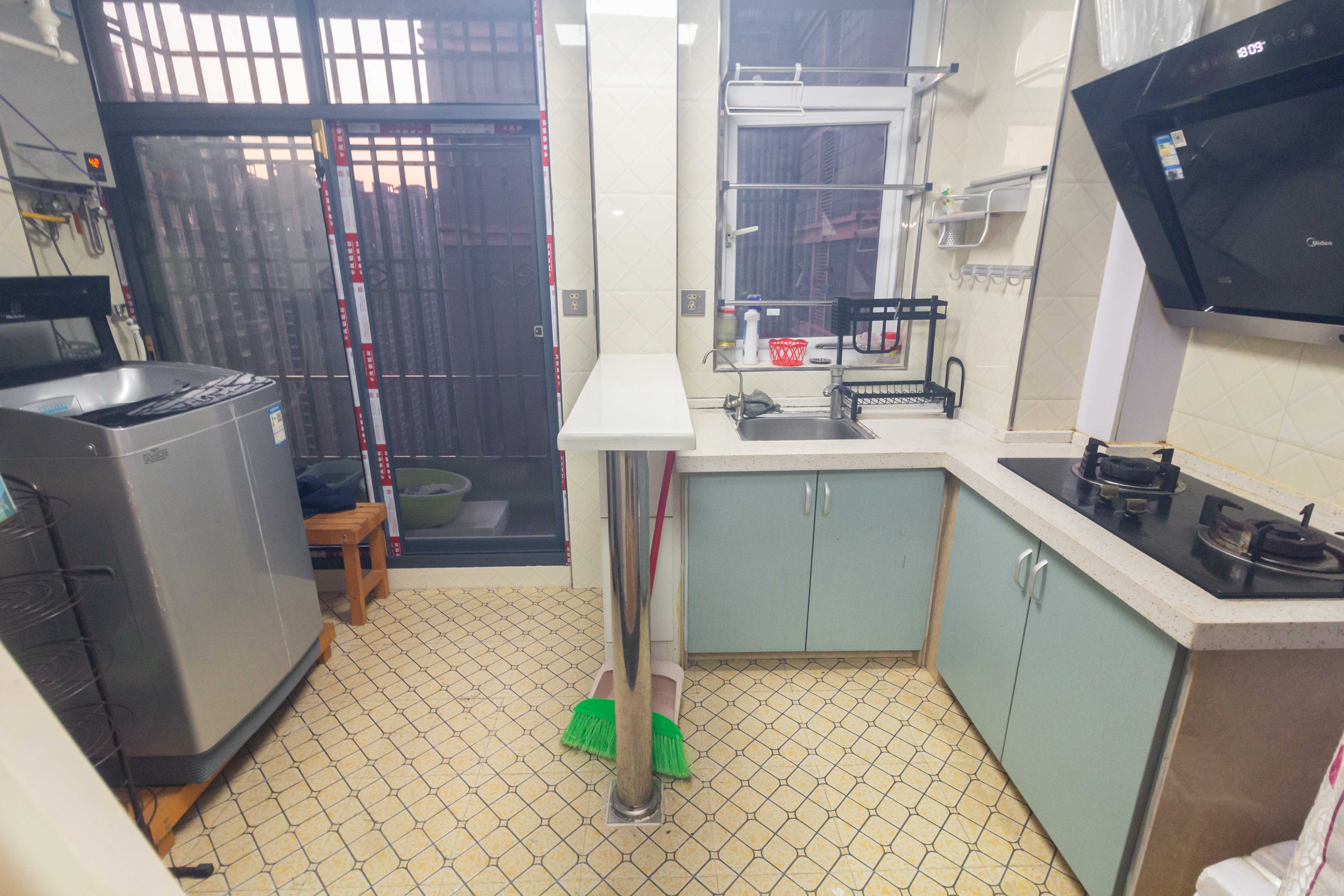 爵士湘 1室1厅1卫 17.0万 爵士湘 1室1厅1卫 17.0万厨房