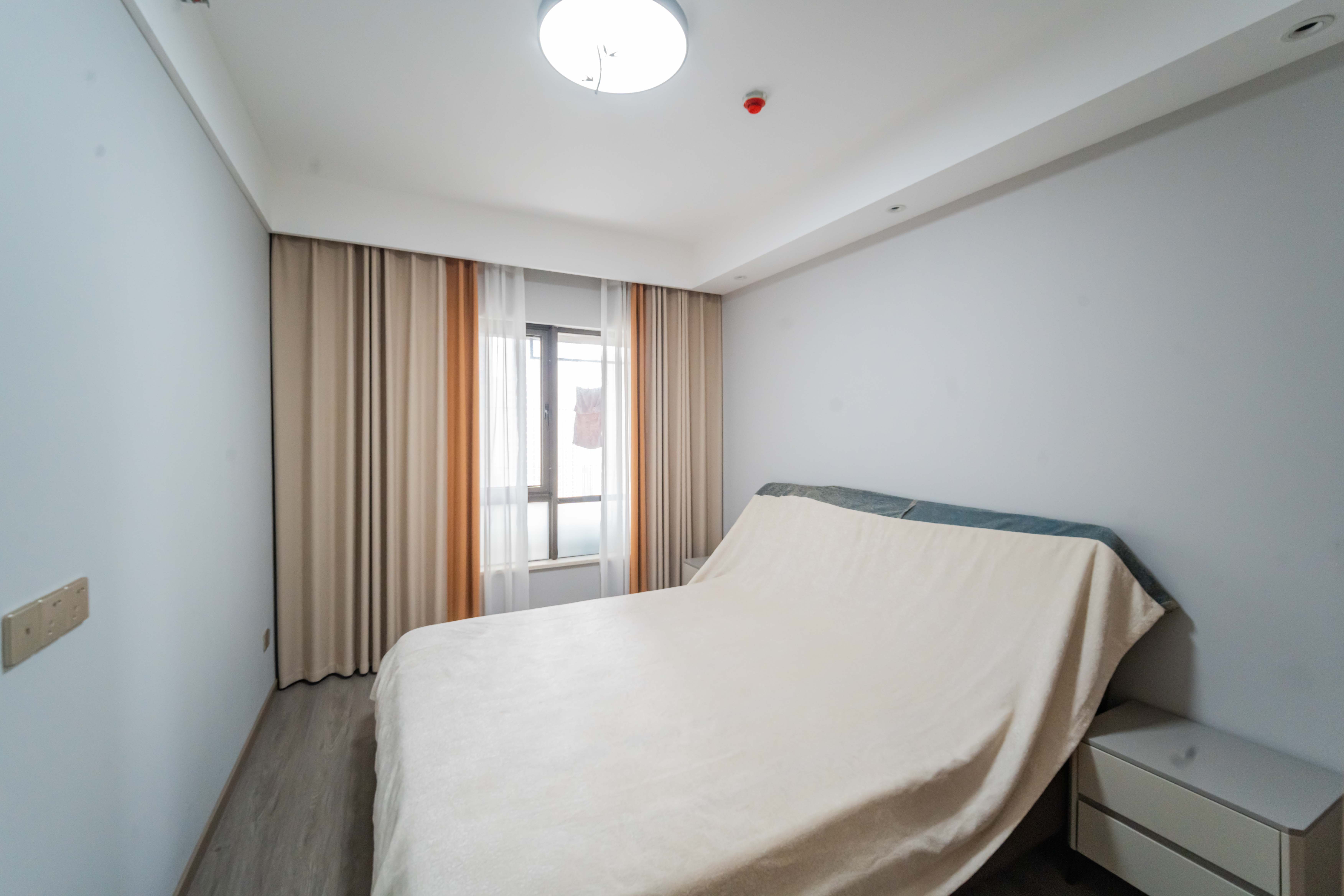 阳光城尚东湾愉景苑  4室2厅2卫    169.0万卧室