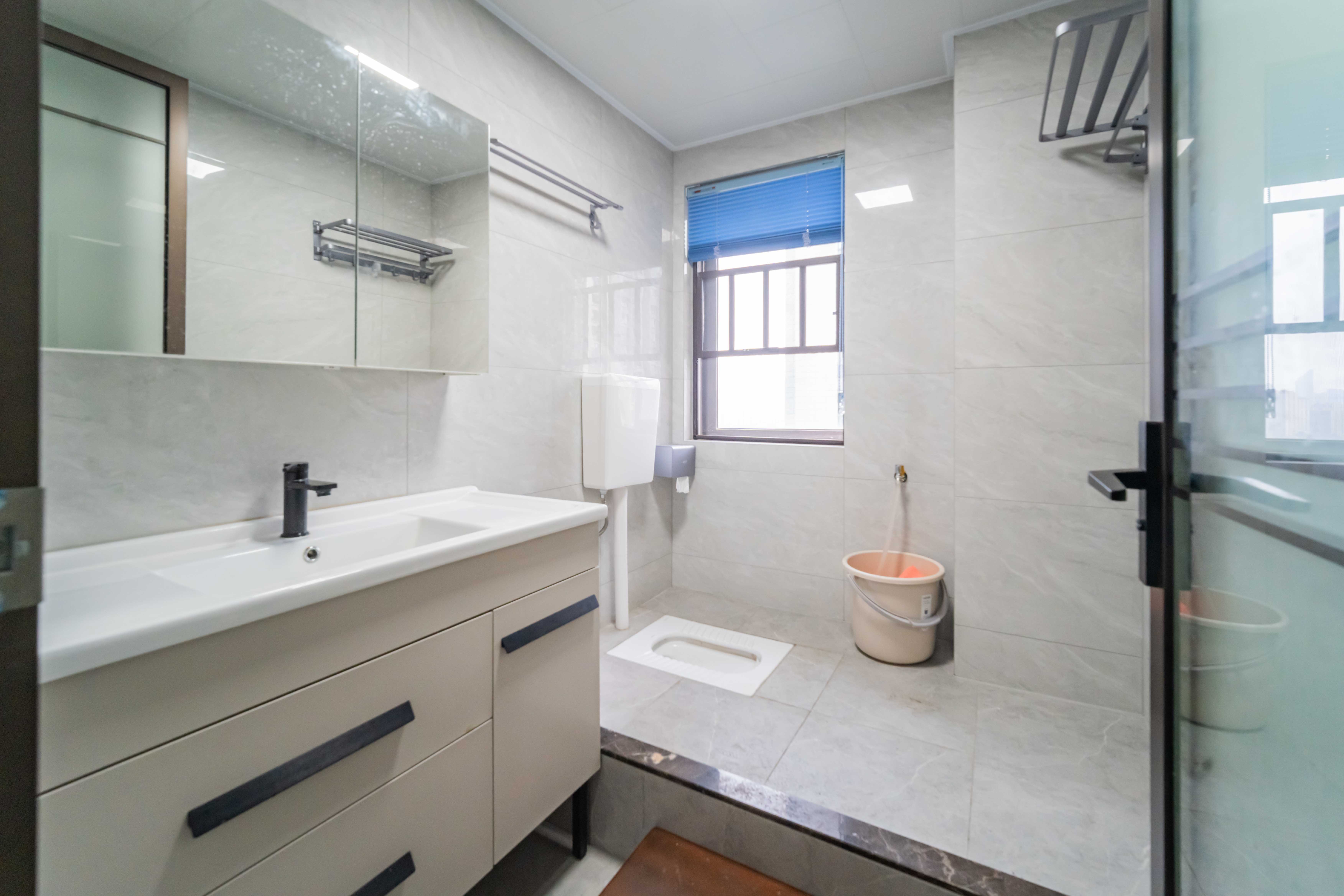 阳光城尚东湾愉景苑  4室2厅2卫    169.0万卫生间