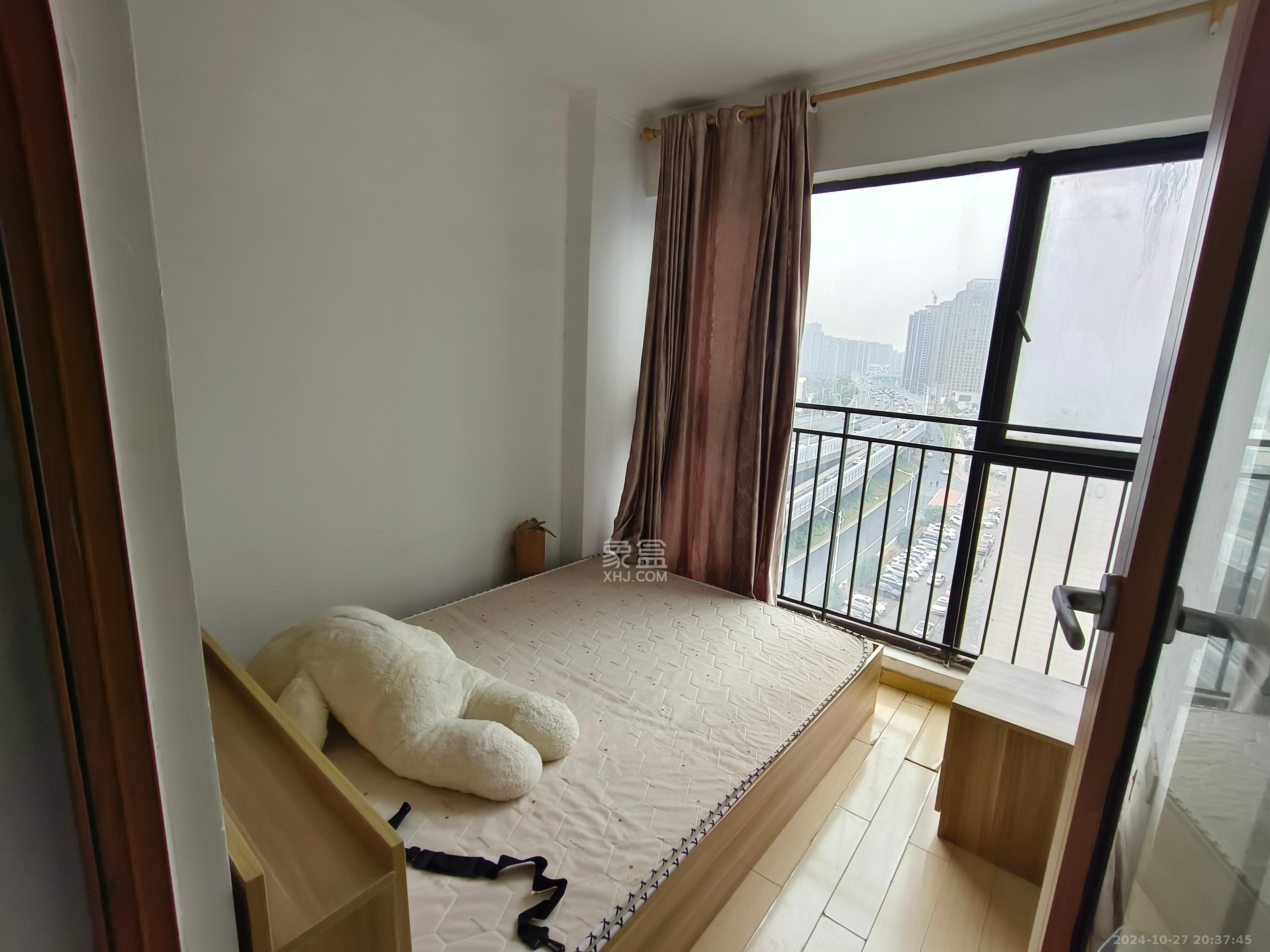 大桥一,二区 1室2厅1卫 1500.0元/月 大桥一,二区 1室2厅1卫 1500.0元/月室内图