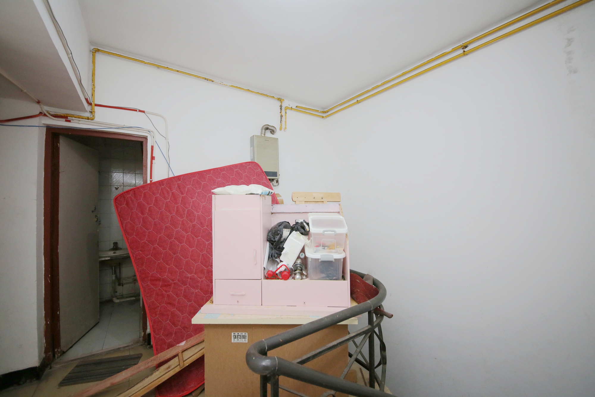 新富城  4室2厅2卫    100.0万客厅