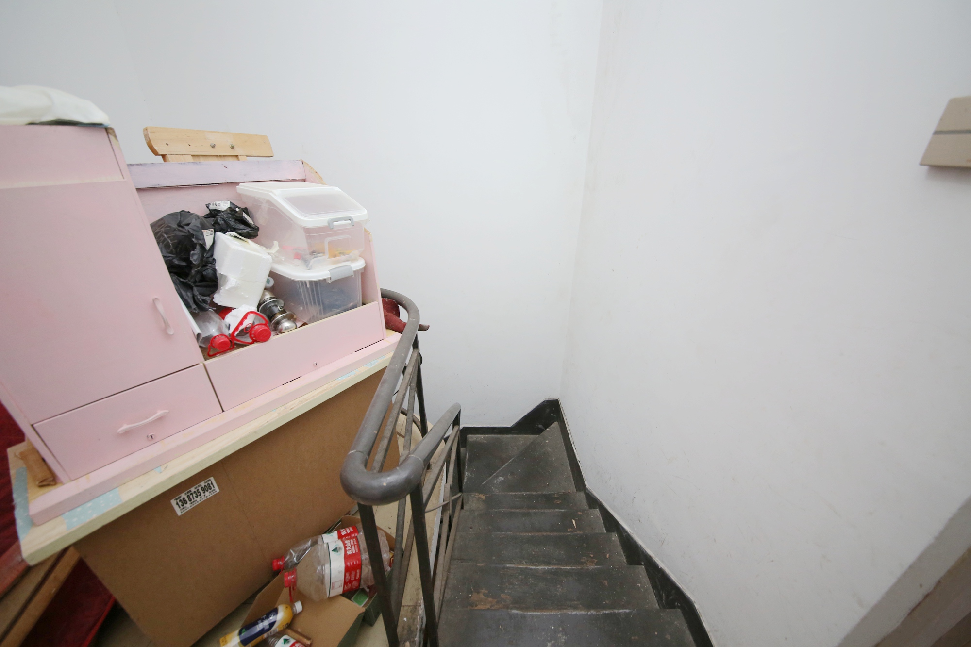 新富城  4室2厅2卫    100.0万客厅