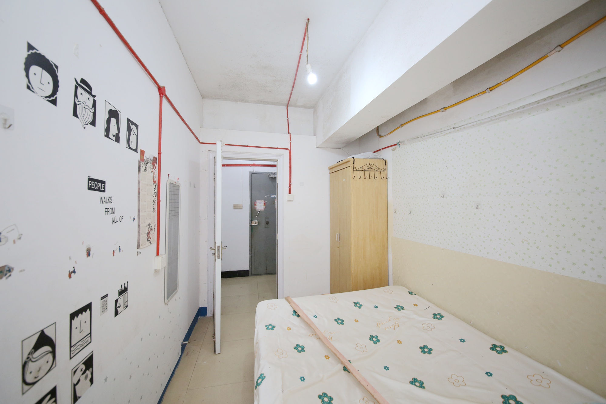 新富城  4室2厅2卫    100.0万卧室