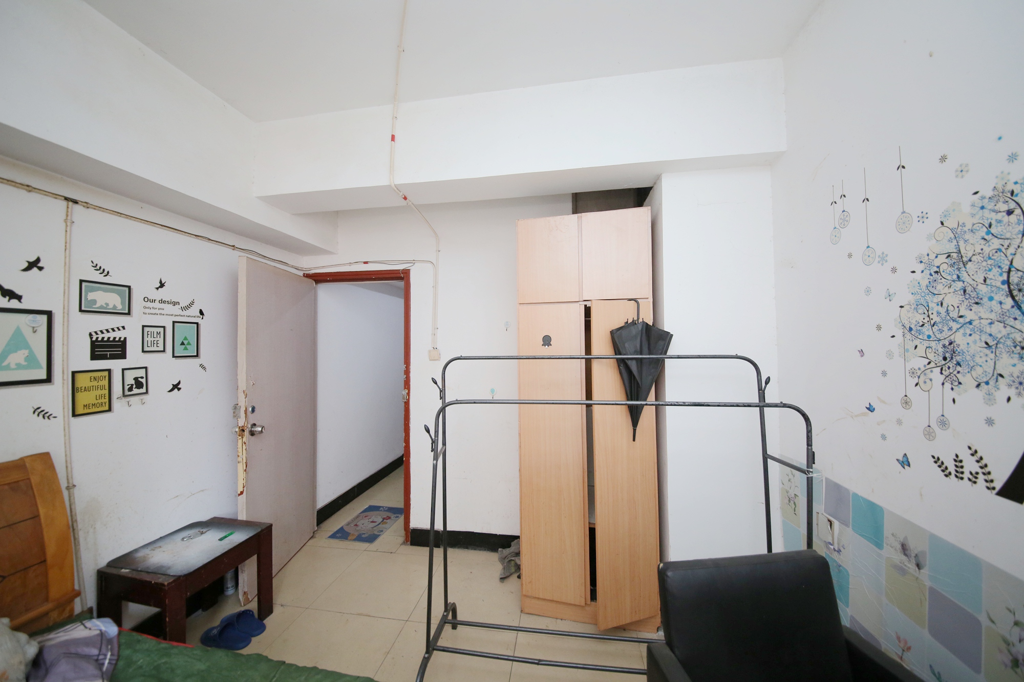 新富城  4室2厅2卫    100.0万卧室