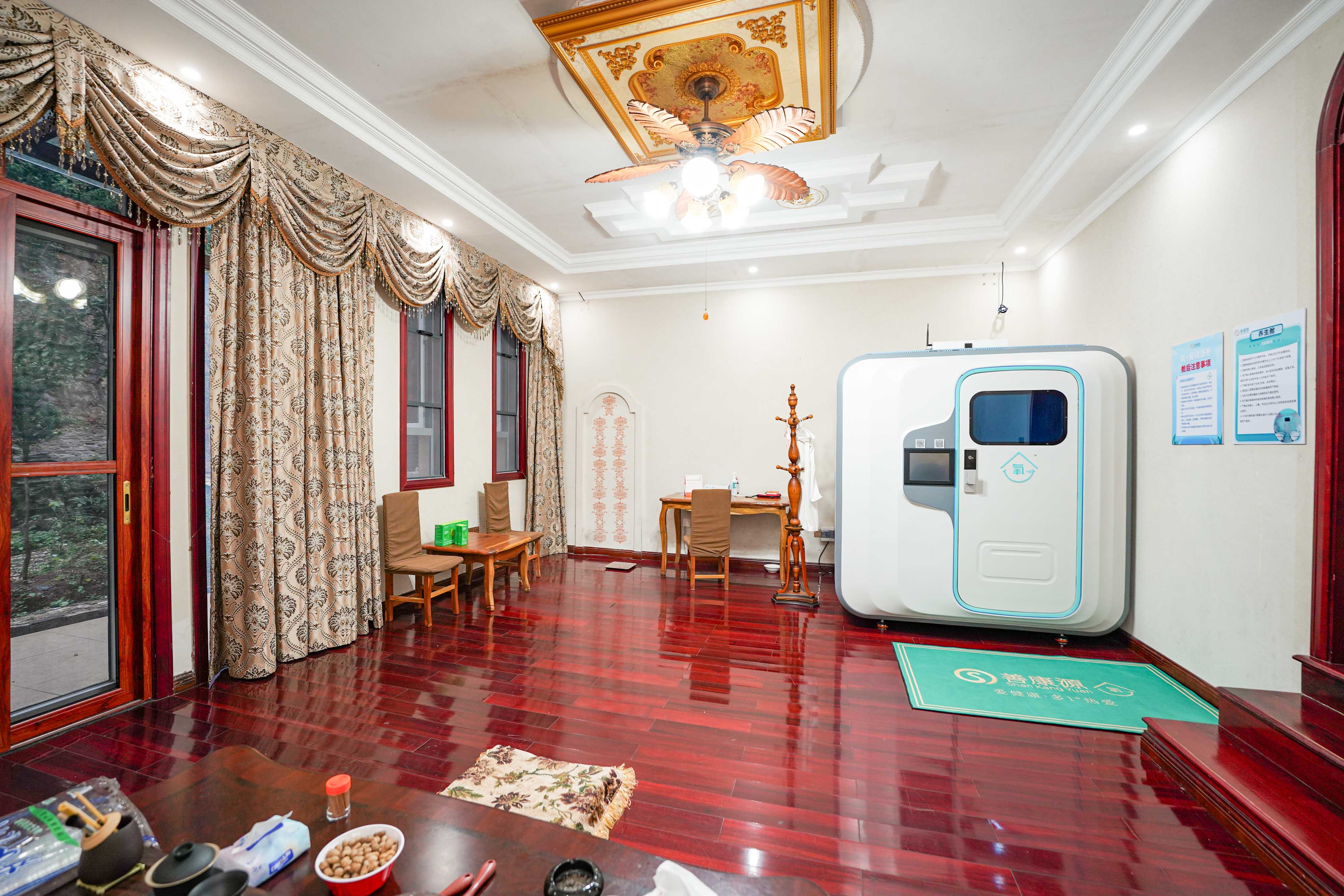 格兰小镇  5室2厅3卫    368.0万 格兰小镇  5室2厅3卫    368.0万客厅