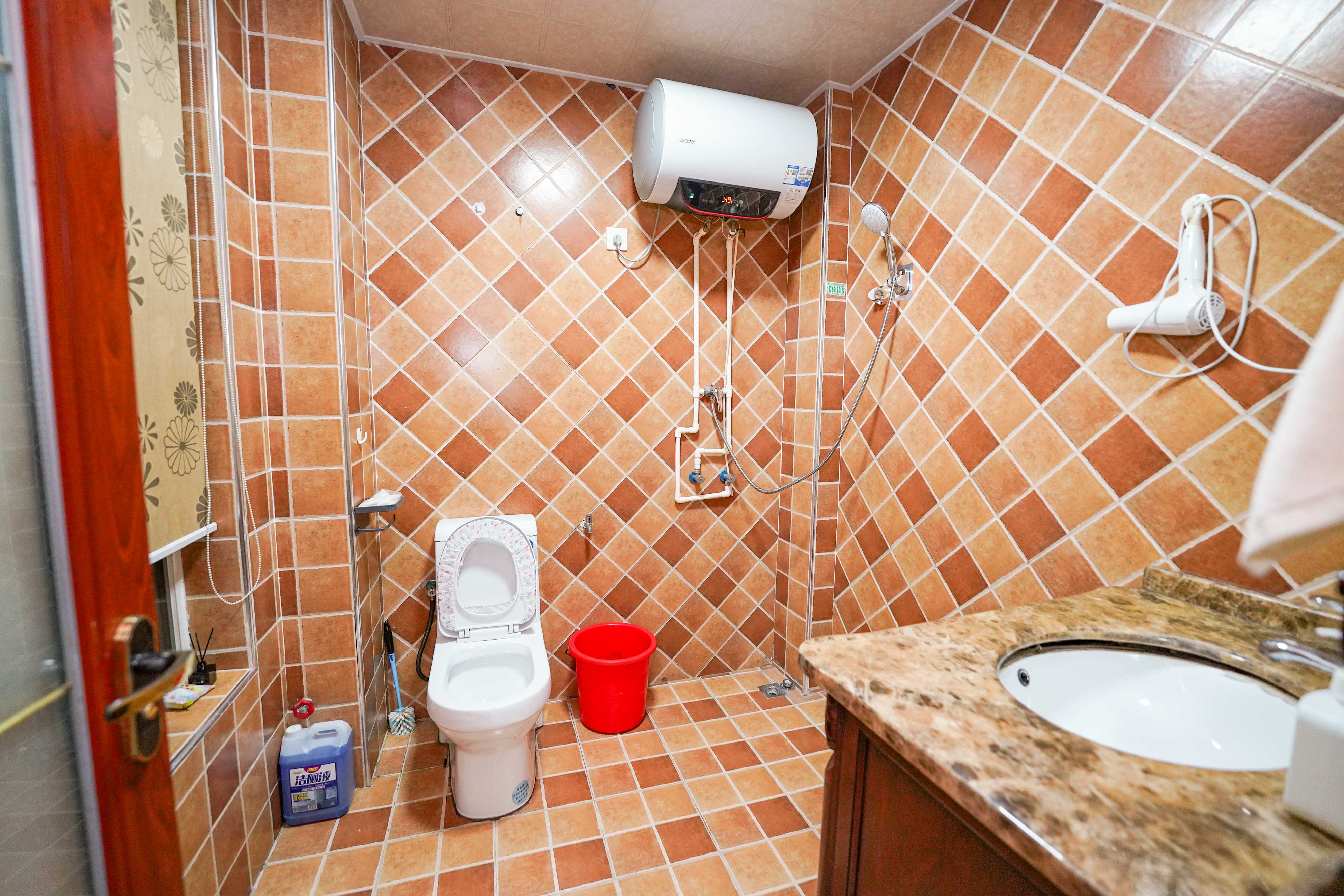 格兰小镇  5室2厅3卫    368.0万 格兰小镇  5室2厅3卫    368.0万其他