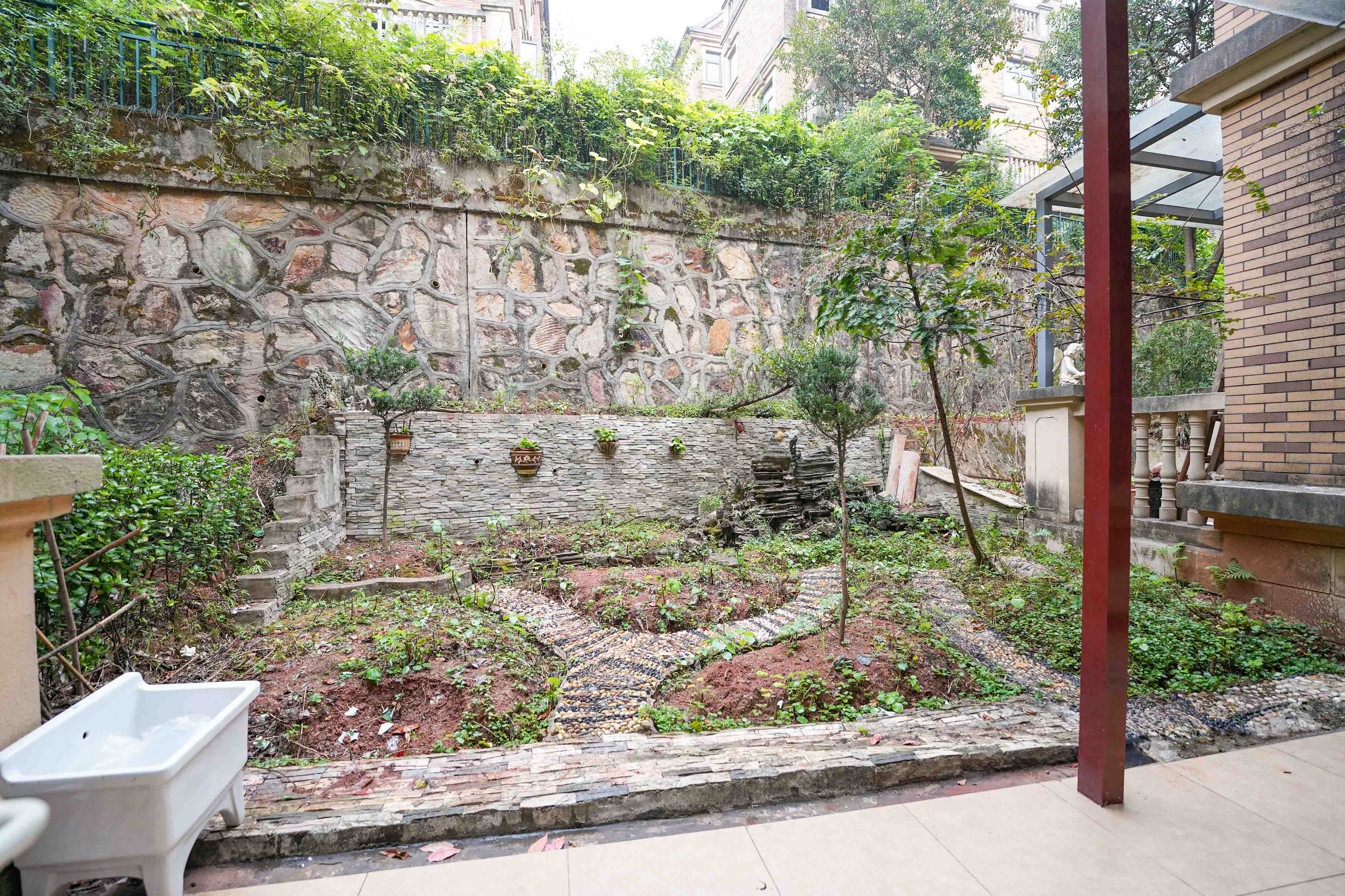 格兰小镇  5室2厅3卫    368.0万 格兰小镇  5室2厅3卫    368.0万阳台