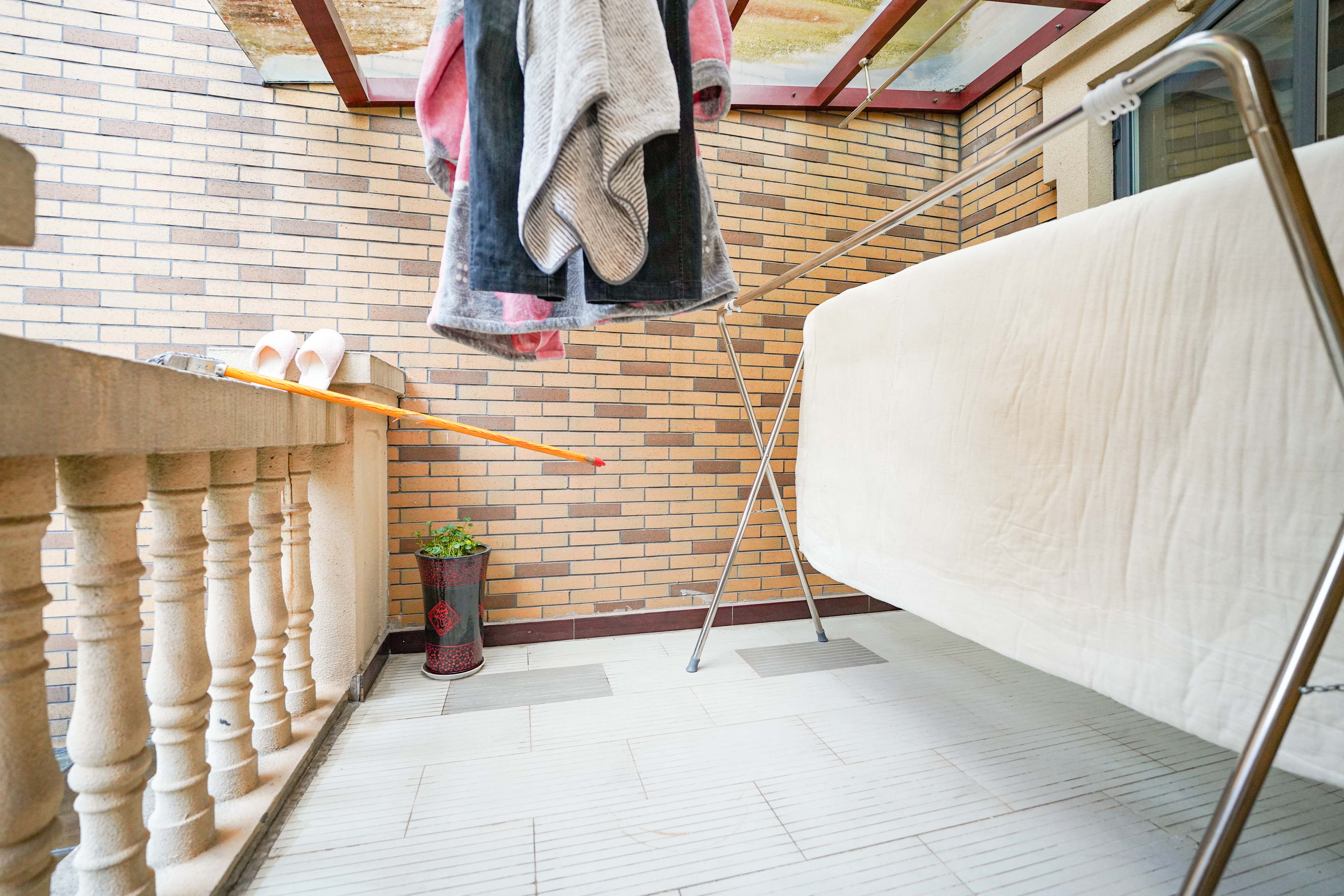 格兰小镇  5室2厅3卫    368.0万 格兰小镇  5室2厅3卫    368.0万阳台