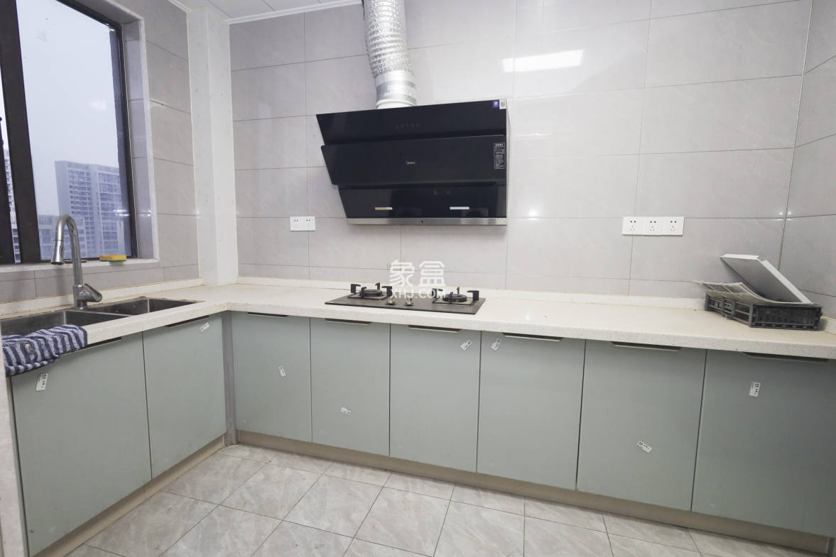 美来美城市广场 4室2厅2卫 88.0万 美来美城市广场 4室2厅2卫 88.0万厨房