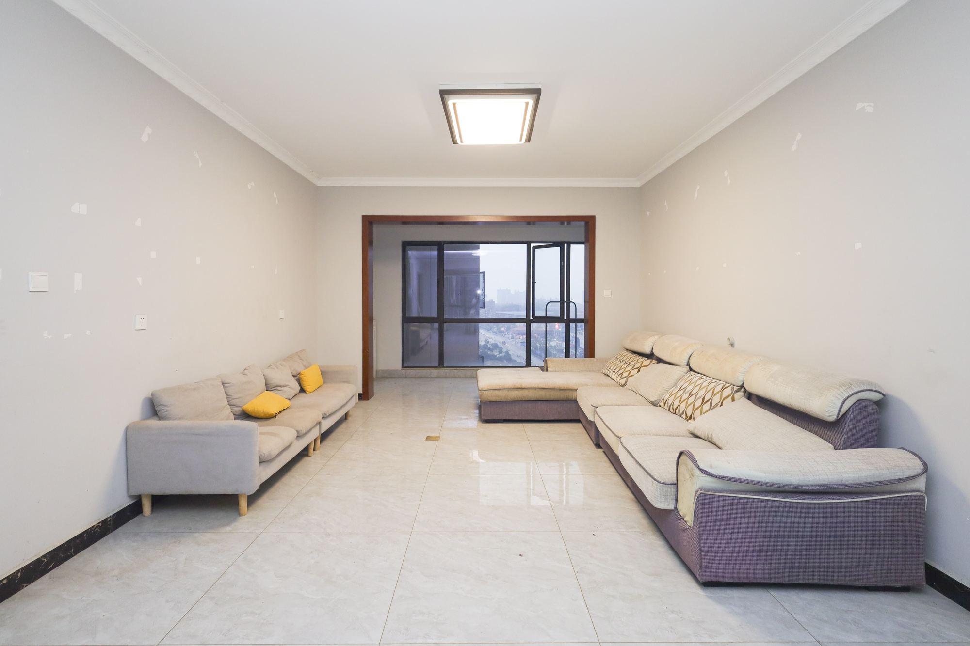 美来美城市广场 4室2厅2卫 88.0万 美来美城市广场 4室2厅2卫 88.0万客厅