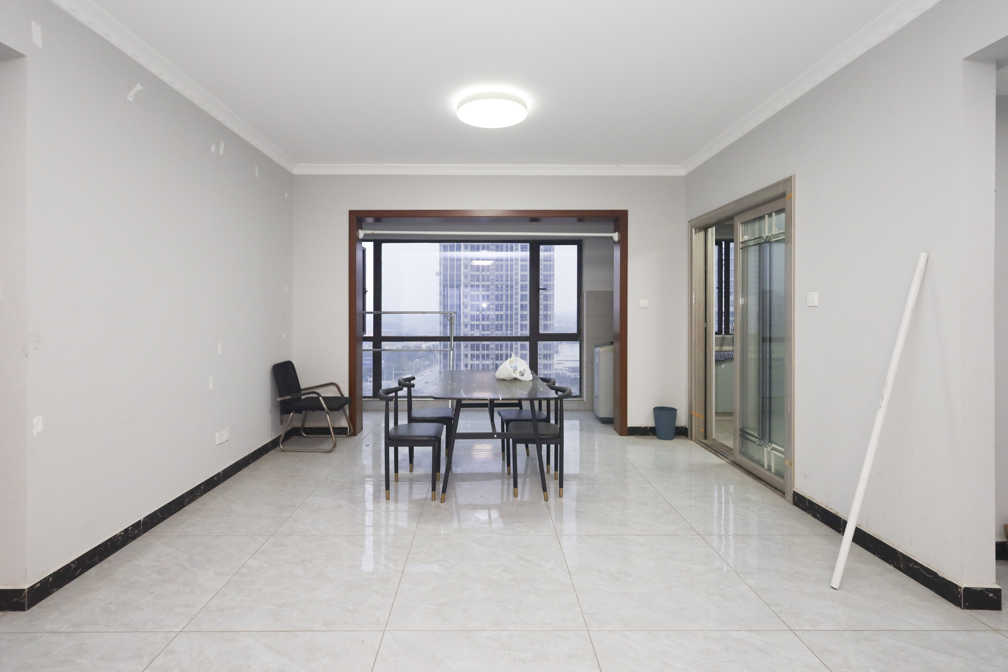 美来美城市广场 4室2厅2卫 88.0万 美来美城市广场 4室2厅2卫 88.0万客厅