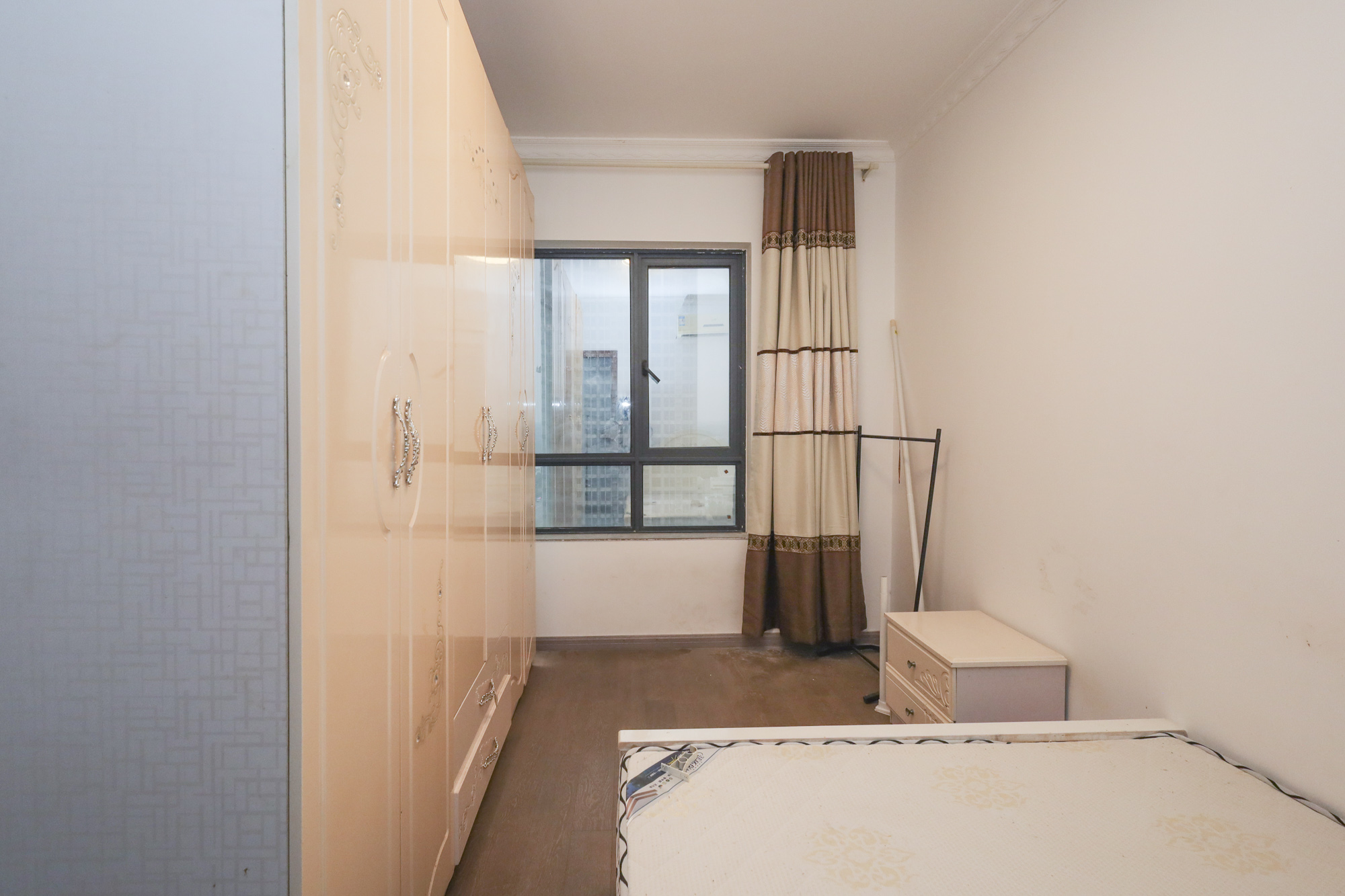 美来美城市广场 4室2厅2卫 88.0万 美来美城市广场 4室2厅2卫 88.0万卧室