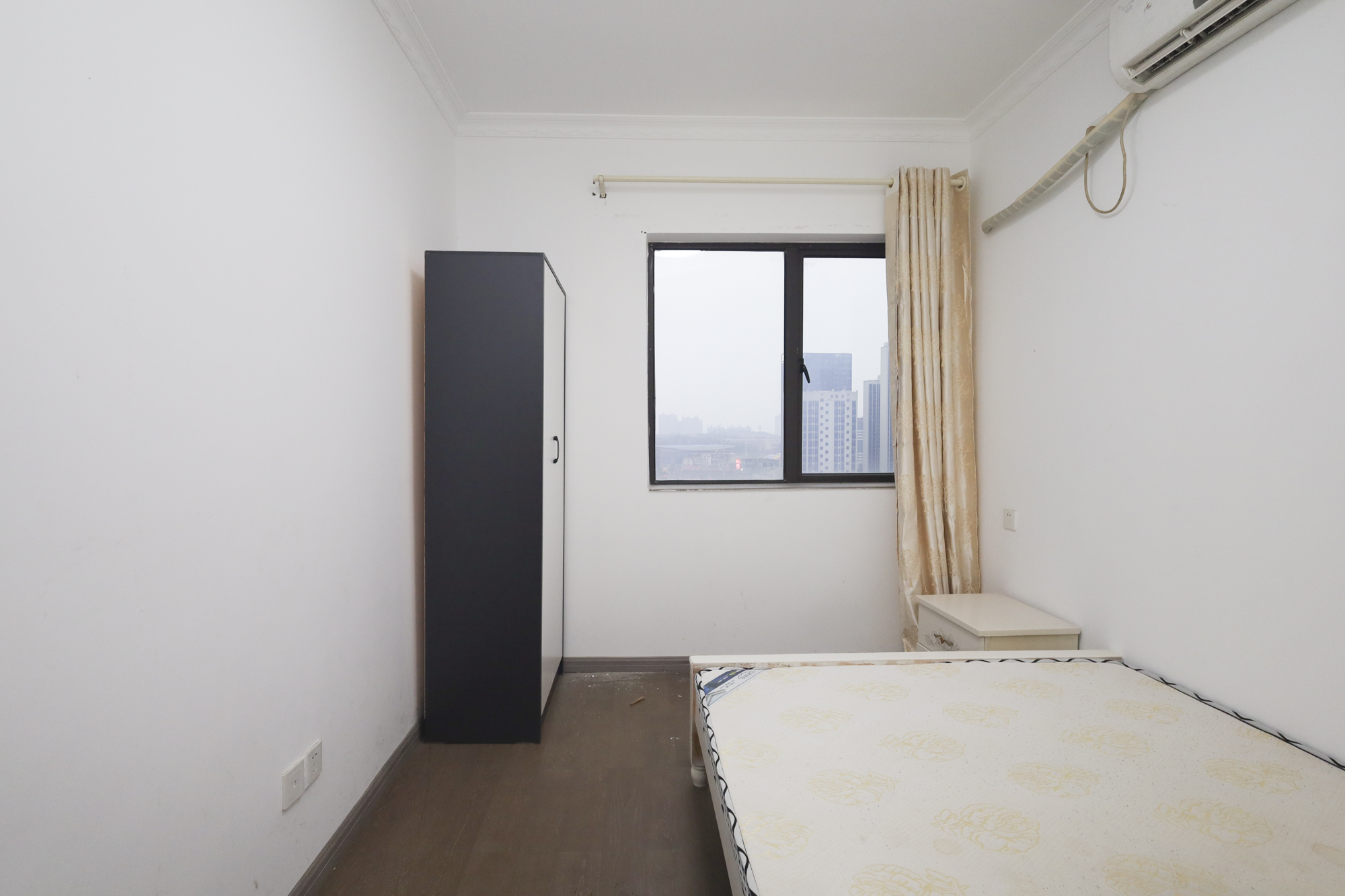 美来美城市广场 4室2厅2卫 88.0万 美来美城市广场 4室2厅2卫 88.0万卧室