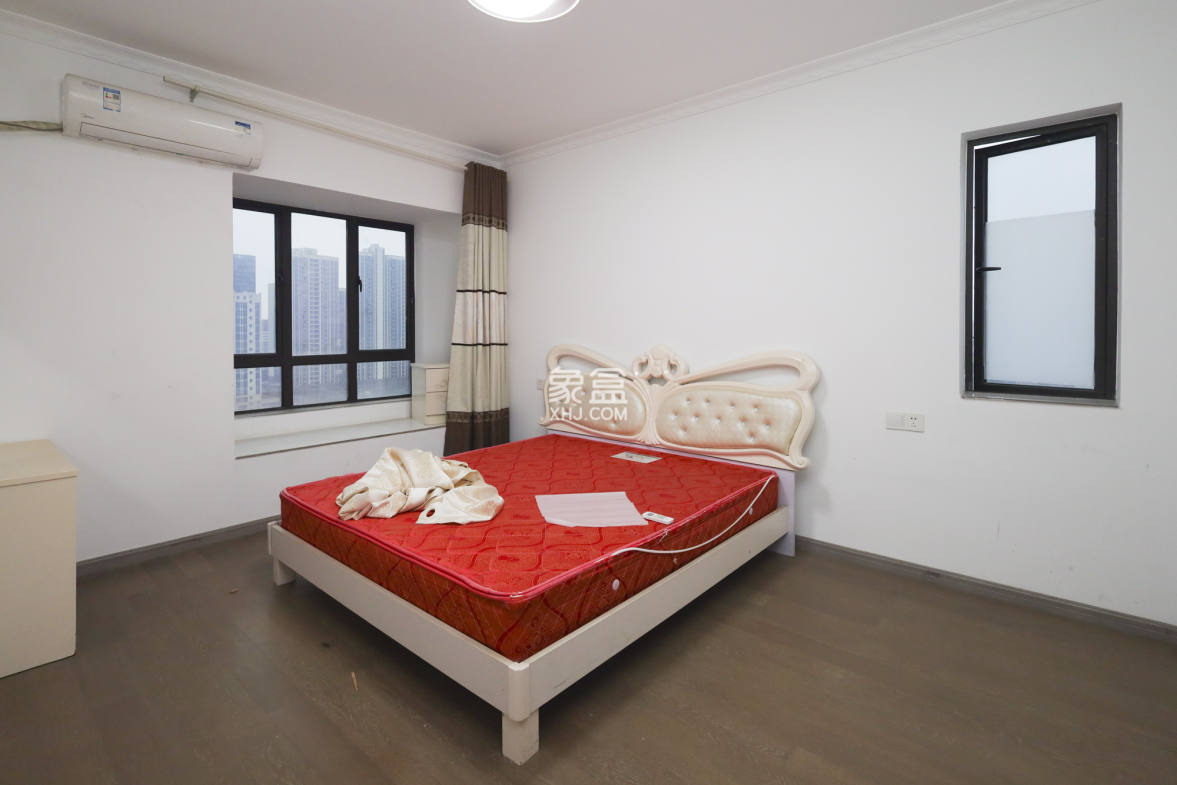 美来美城市广场 4室2厅2卫 88.0万 美来美城市广场 4室2厅2卫 88.0万卧室