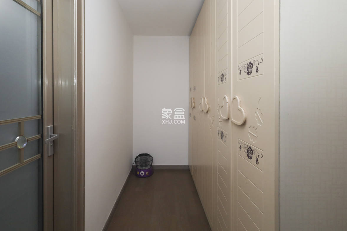 美来美城市广场 4室2厅2卫 88.0万 美来美城市广场 4室2厅2卫 88.0万卧室