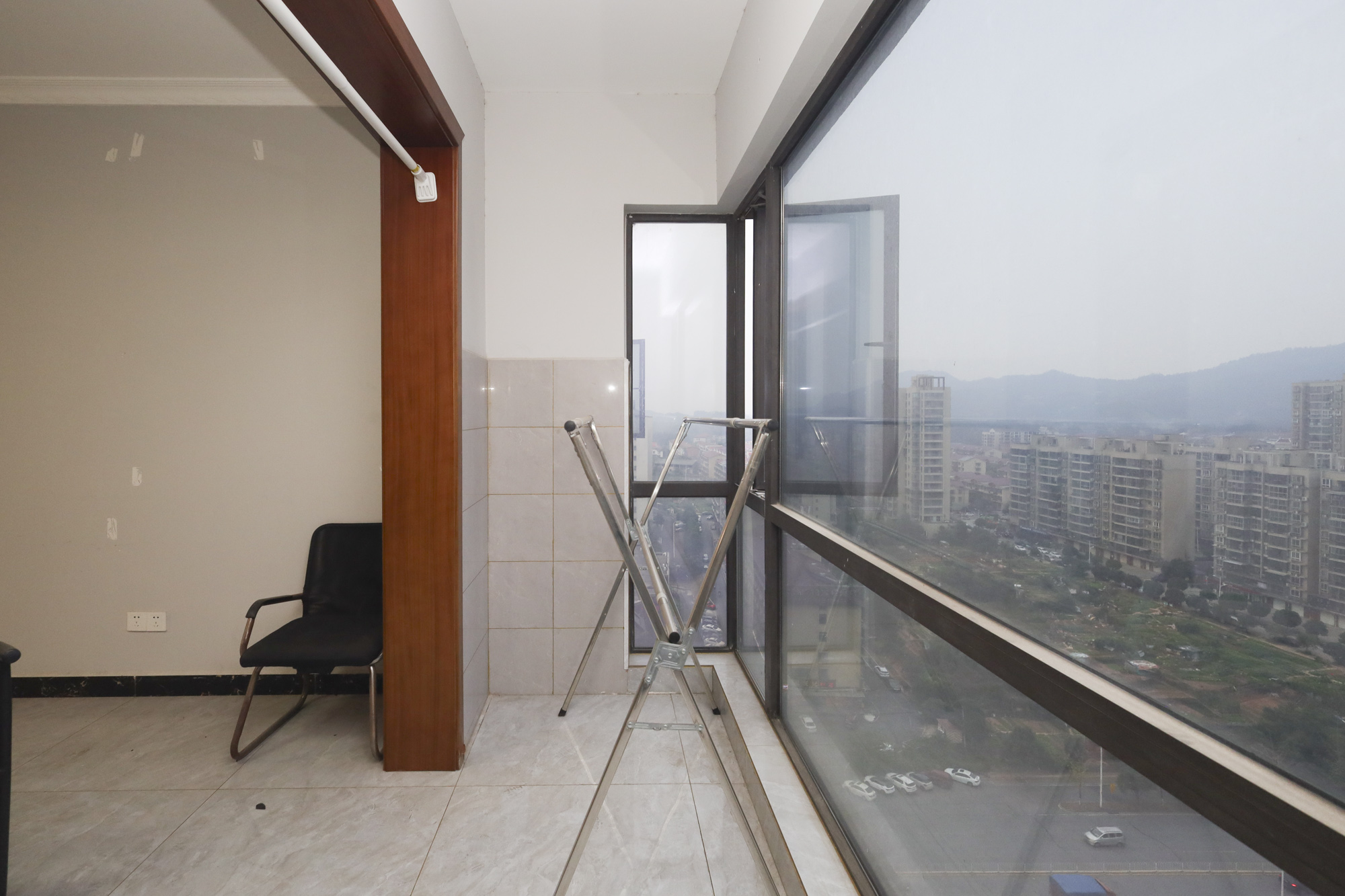 美来美城市广场 4室2厅2卫 88.0万 美来美城市广场 4室2厅2卫 88.0万阳台