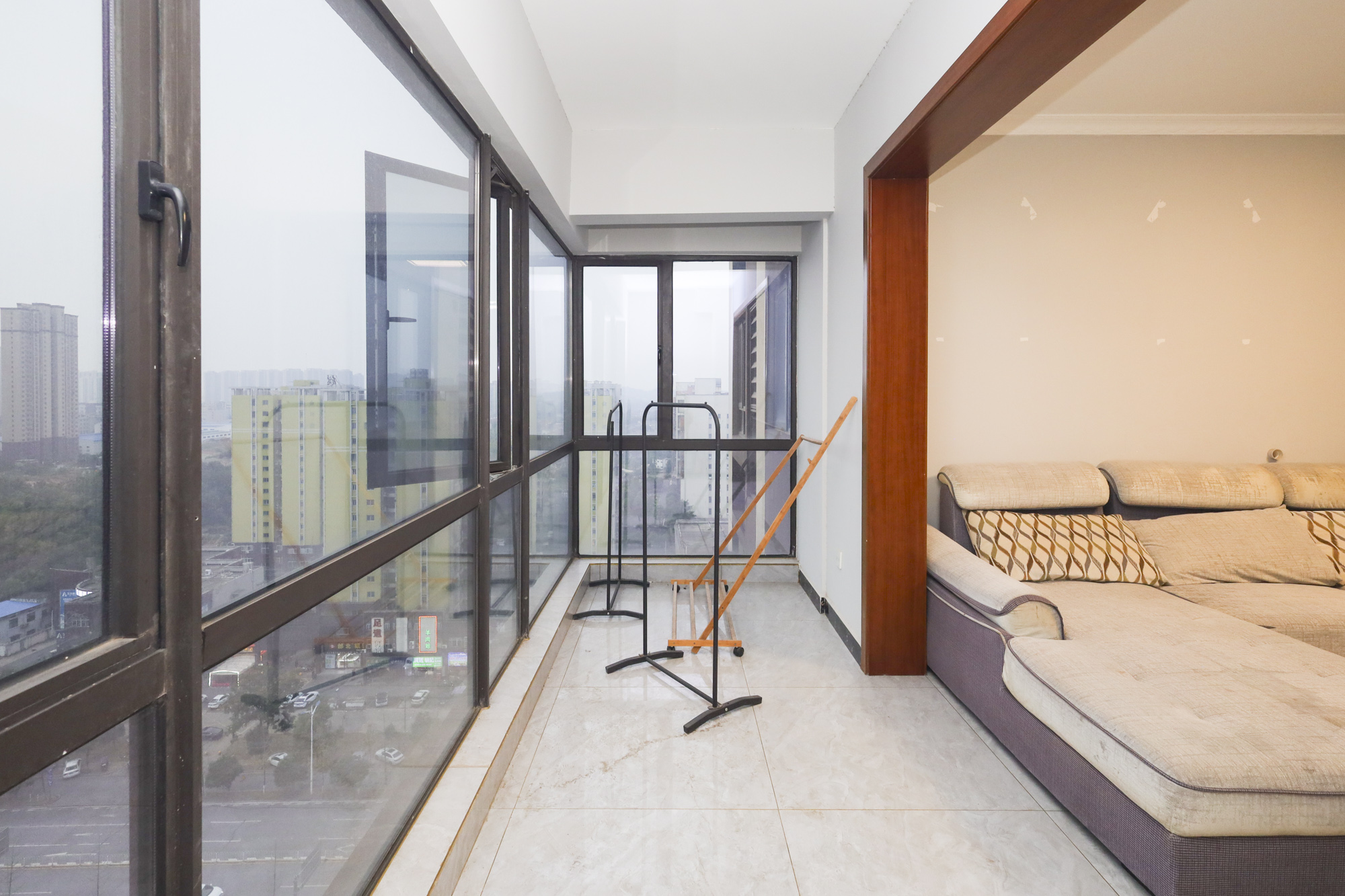 美来美城市广场 4室2厅2卫 88.0万 美来美城市广场 4室2厅2卫 88.0万阳台