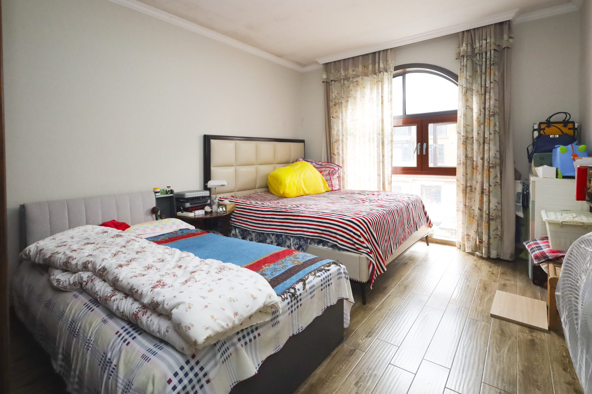 幸福考拉 4室2厅2卫 142.0万 幸福考拉 4室2厅2卫 142.0万卧室