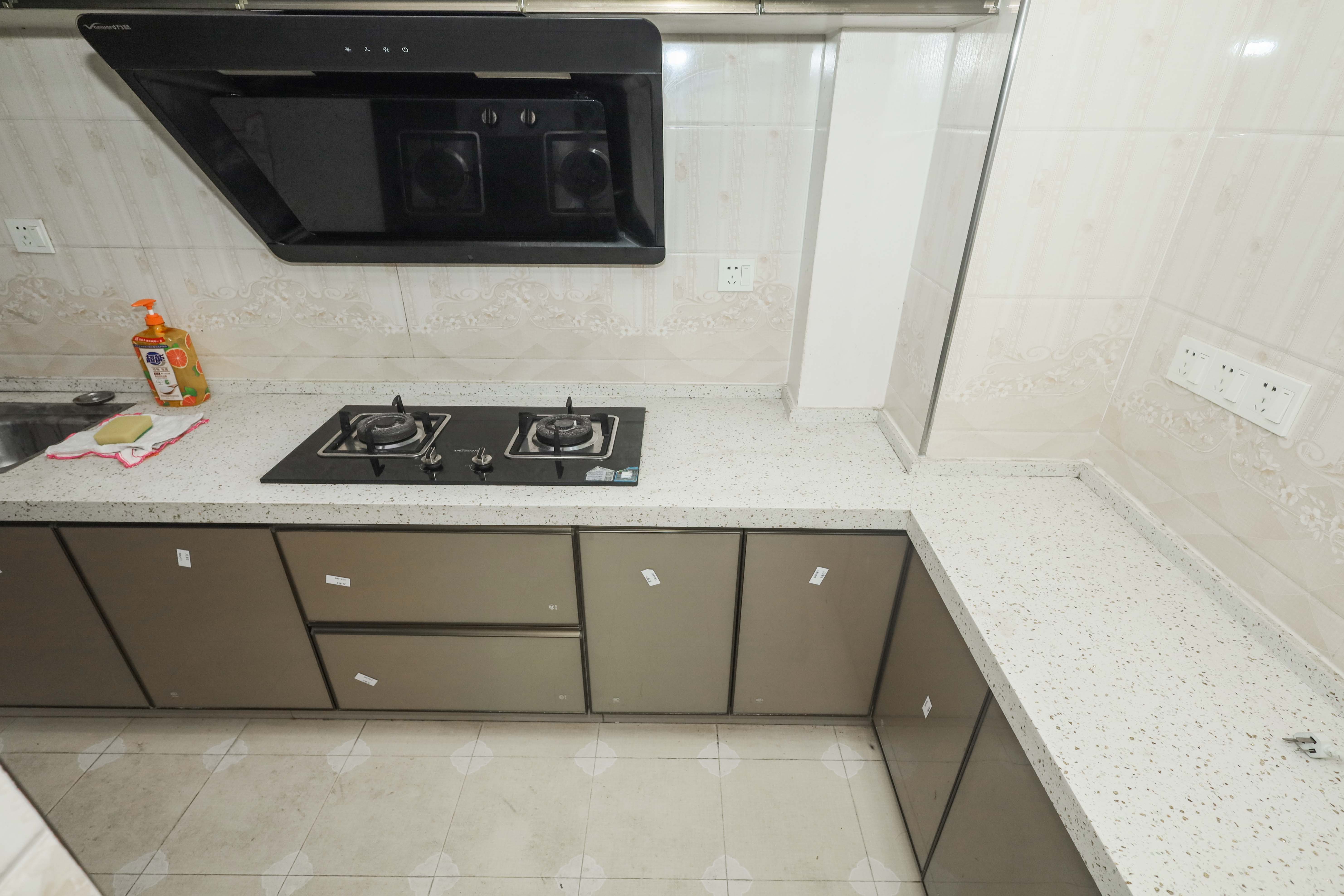 中国铁建梅溪青秀二期 3室2厅2卫 160.0万 中国铁建梅溪青秀二期 3室2厅2卫 160.0万厨房