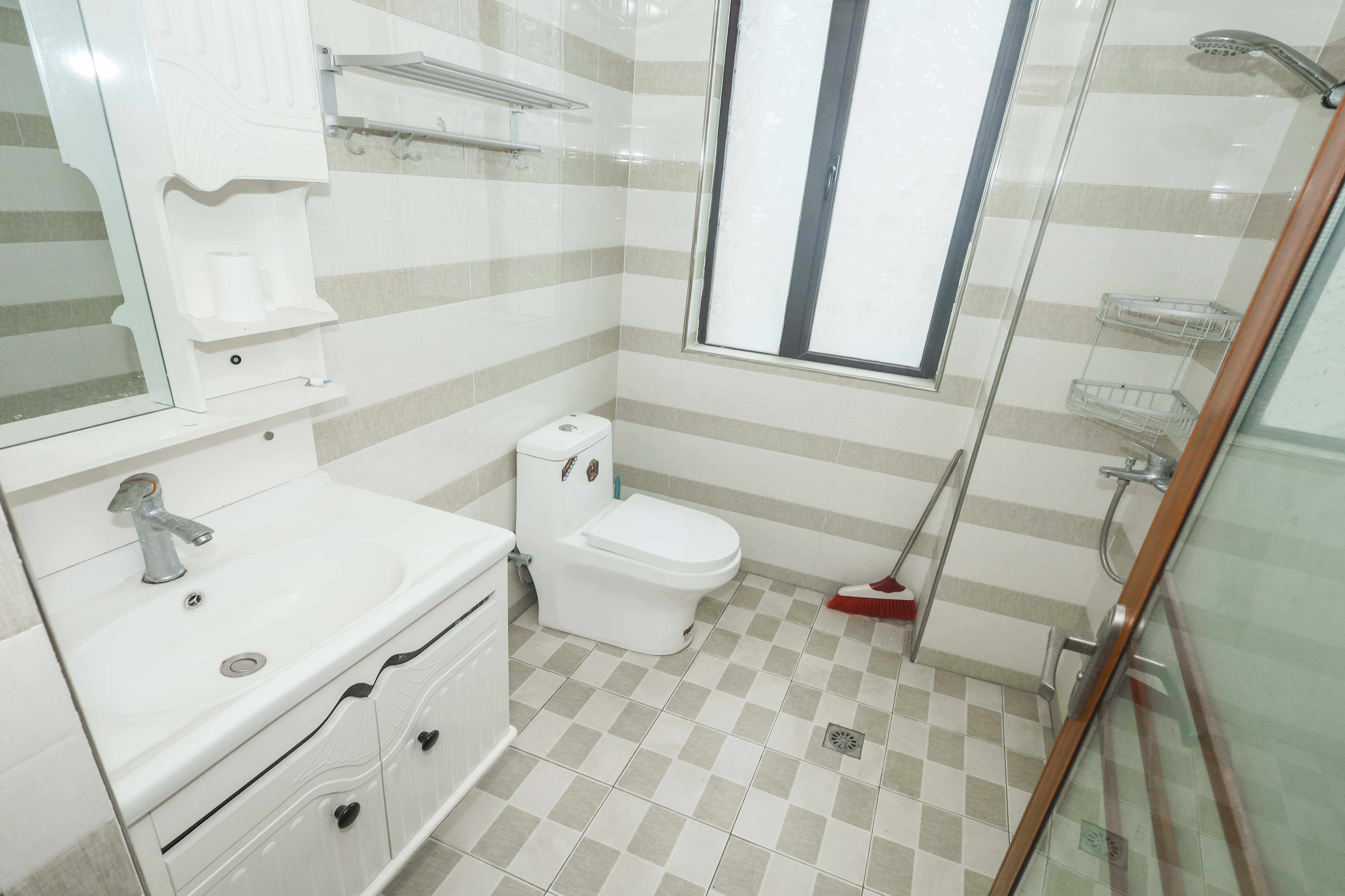 中国铁建梅溪青秀二期 3室2厅2卫 160.0万 中国铁建梅溪青秀二期 3室2厅2卫 160.0万卫生间