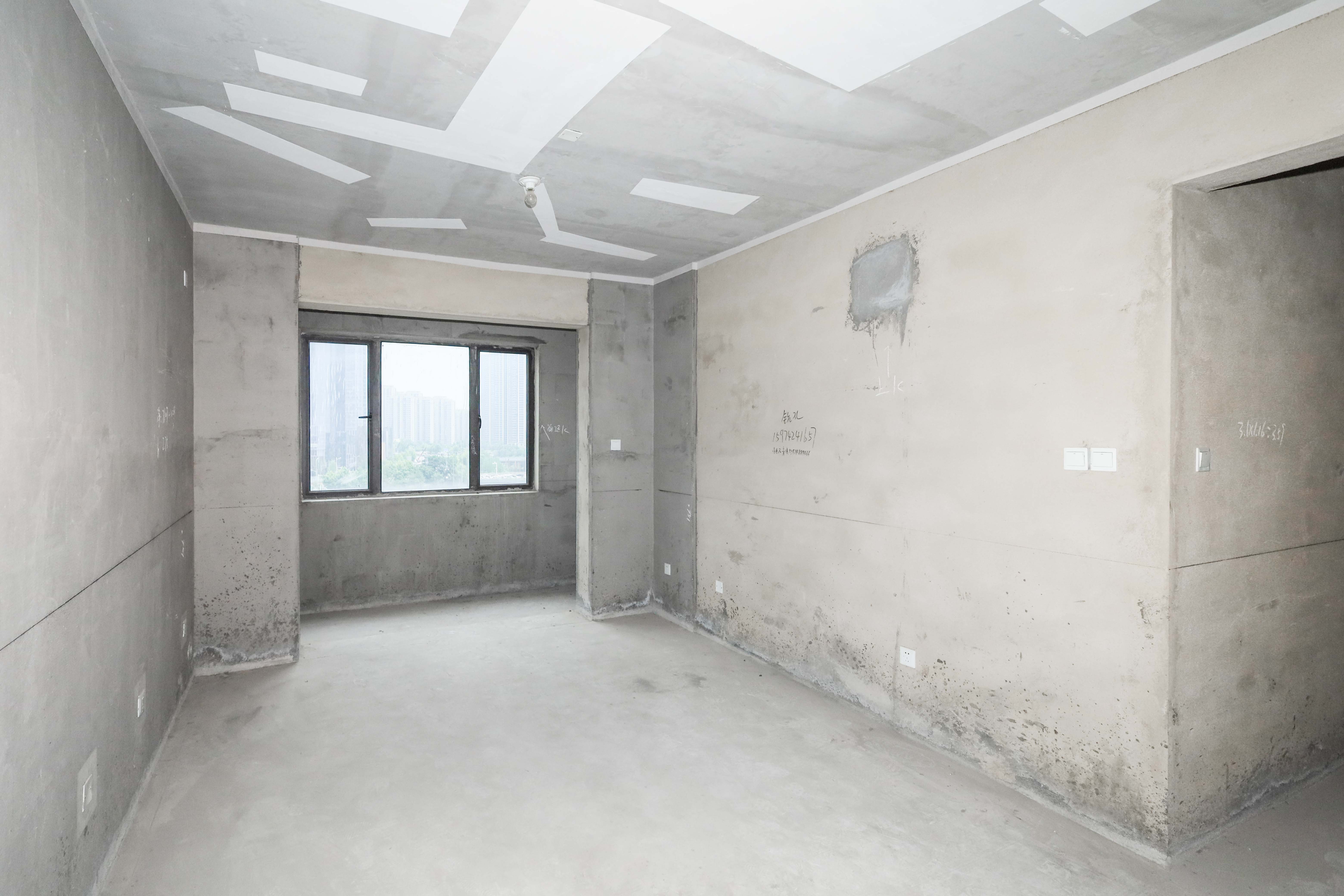 中国铁建梅溪青秀二期  3室2厅2卫   148.00万客厅